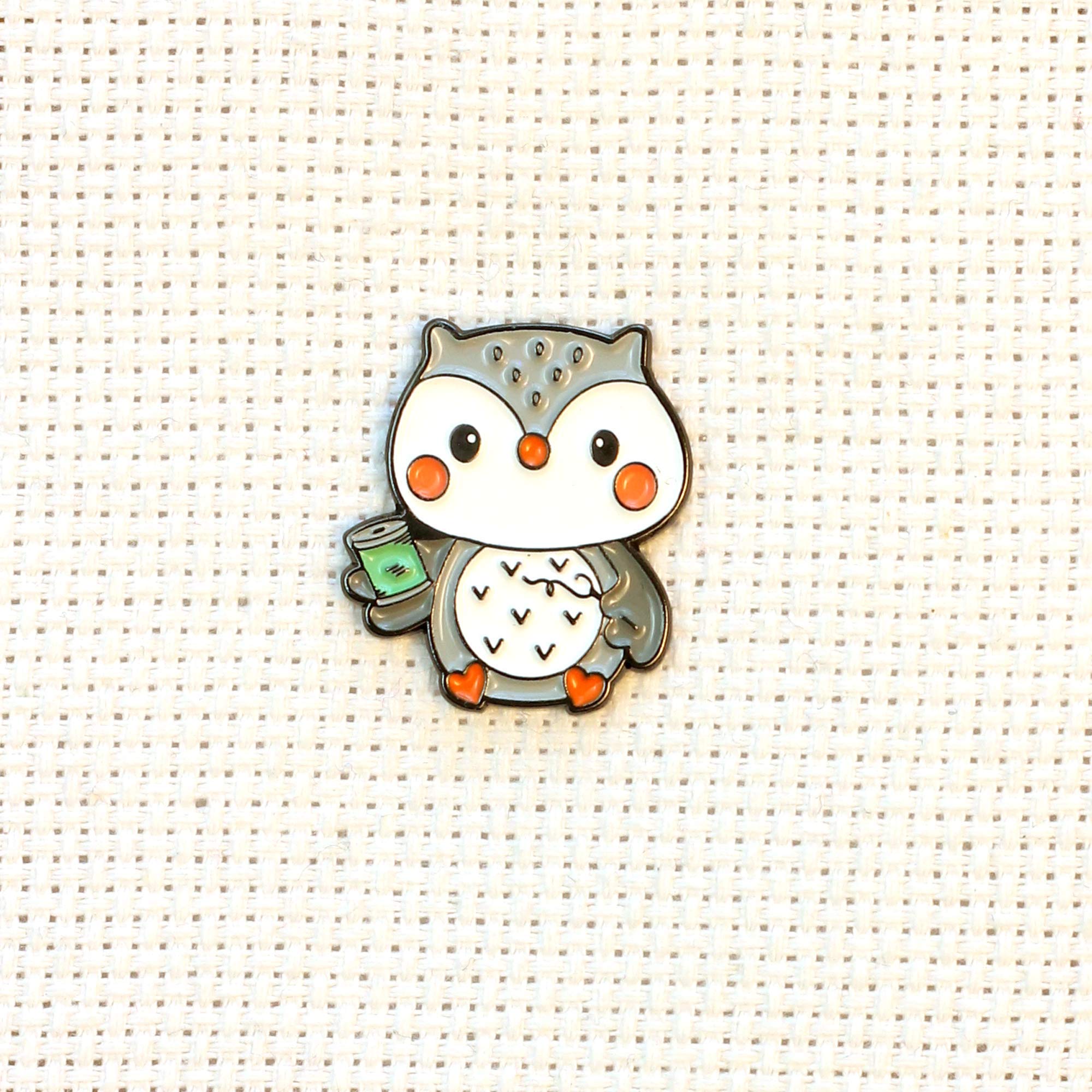 Cute Grey Owl Enamel Needle Minder