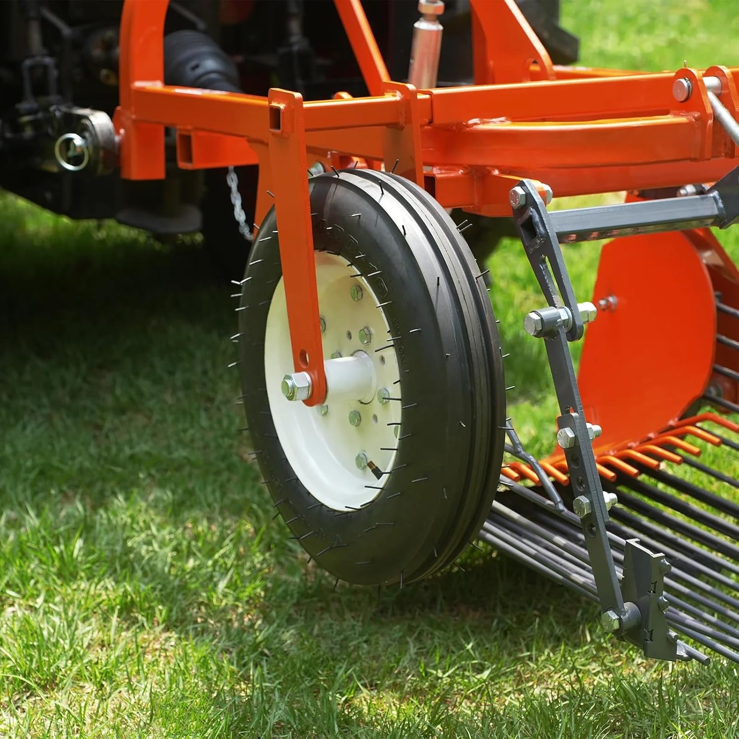 3 Point One Row Tractor Potato Harvester Potato Digger Picker Attachment PTO Driven,Cat I,20-30HP, Model PH19