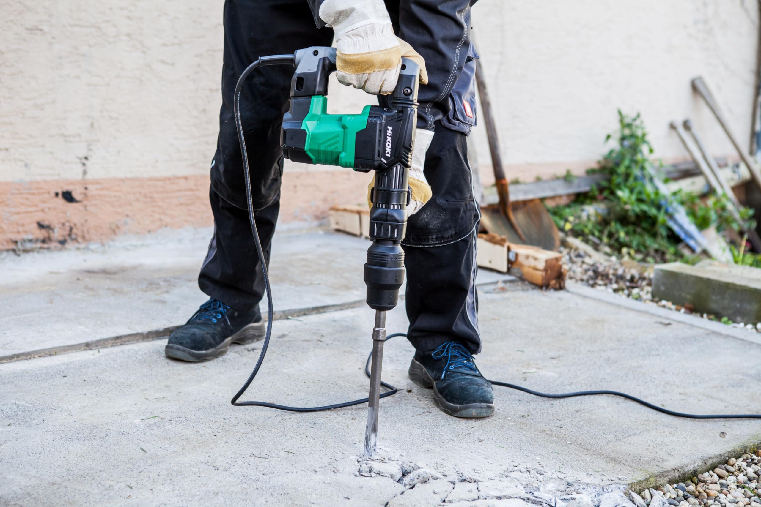 HiKOKI Martello Demolitore - 950W, 7,1 Joule - SDS-Max, 3000 colpi/min, Impugnatura Anti-Vibrazione, ergonomico - Ideale per lavori di demolizione, calcestruzzo, legno e acciaio