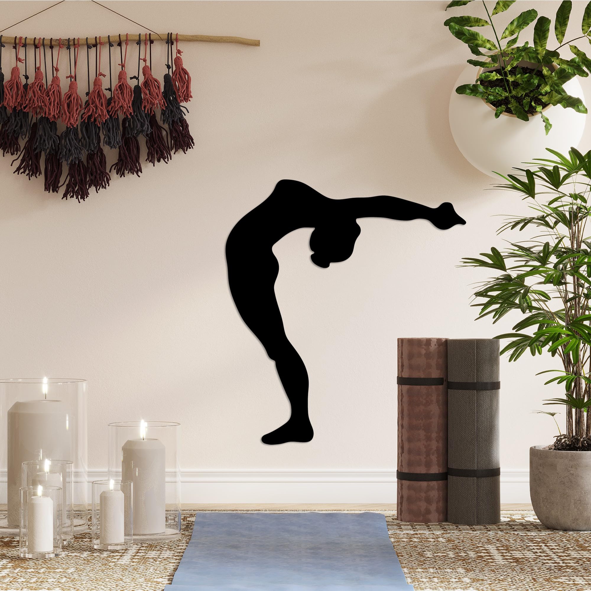 Décoration d'intérieur moderne avec l'accessoire mural en métal noir Hanah Home