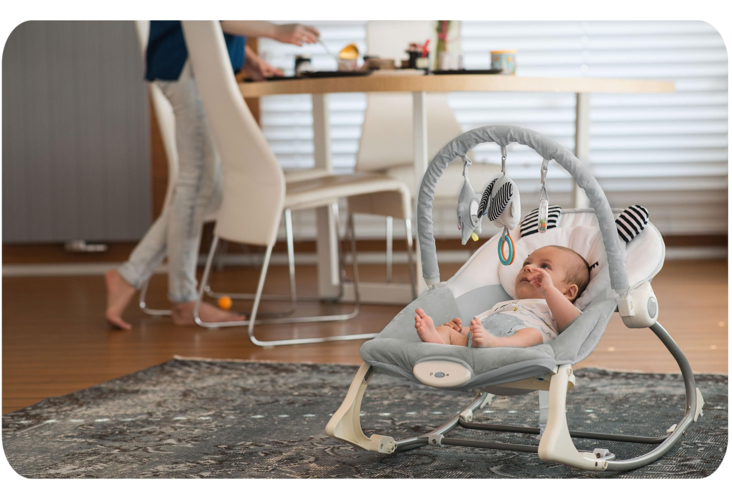 Nukido Sdraietta Neonati - Dondolino con Vibrazione e Giochi - Piedini Antiscivolo - fino a 18 kg Grigio