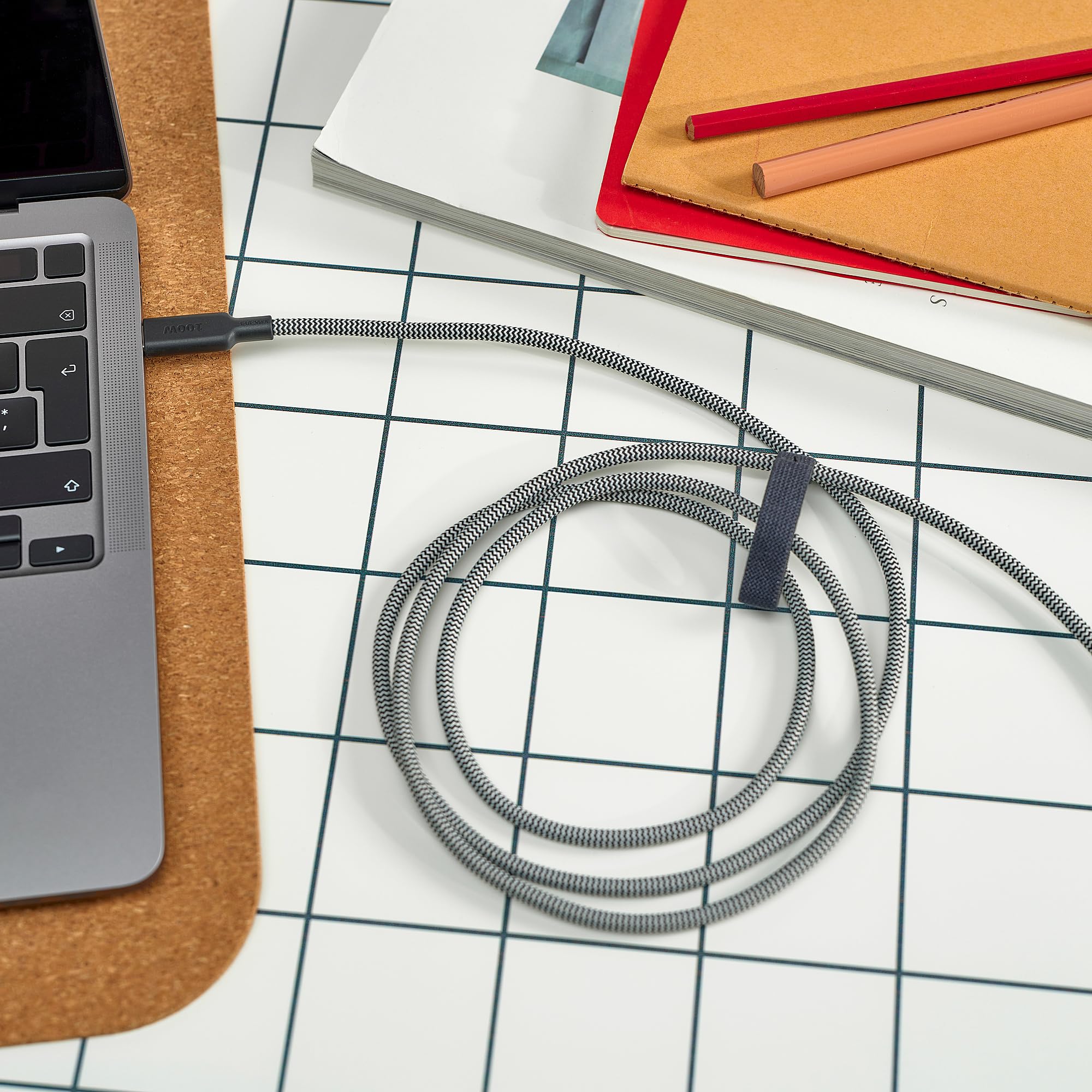 ProTuning RUNDHULT USB-C do USB-C, czarny/biały, 1,5 m/100 W