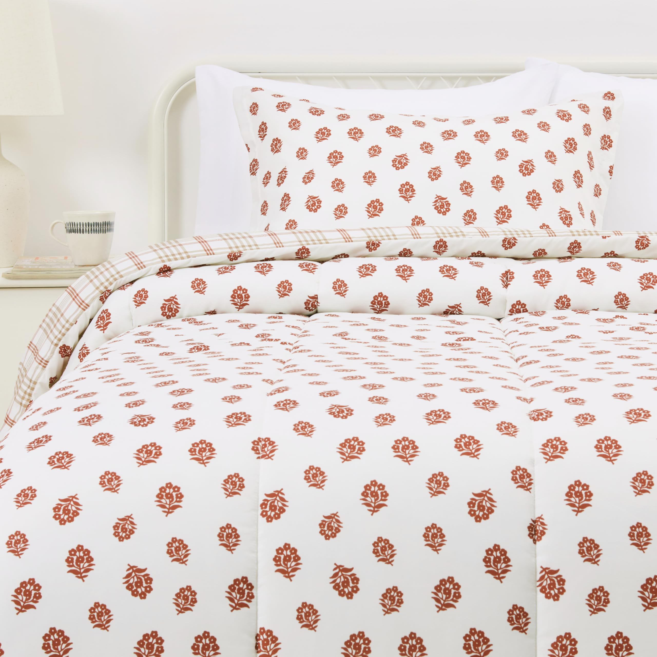 Amazon Basics Lightweight Microfiber Comforter Sets, 2-Pieces, Off White, Floral, Twin/Twin XL