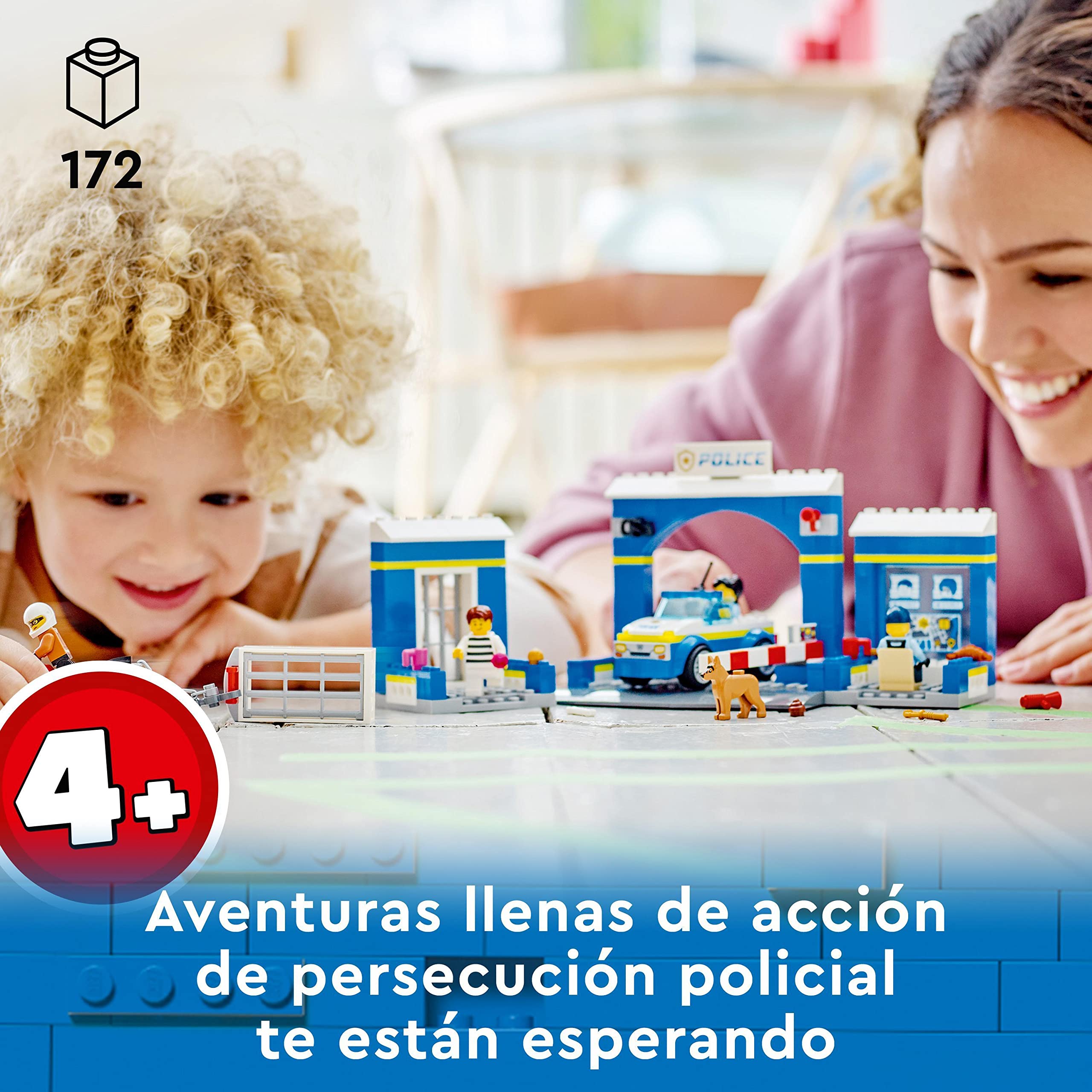 LEGO City Persecución en la Comisaría de Policía con Cárcel, Moto y Coche de Juguete, 4 Minifiguras y Perro, Regalo para Niños y Niñas de 4 Años o Más 60370