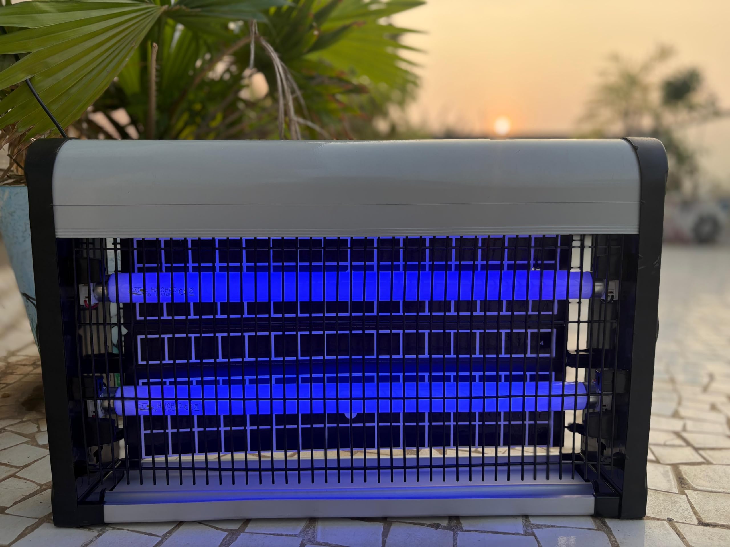 insect killer machine fly catcher with glue board bug zapper with aluminium body & uv bulbs fly catcher for home hotels & offices insect control bug zapper