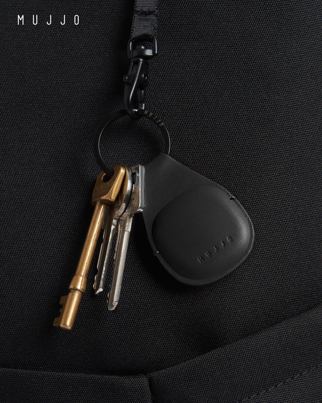 Mujjo Leather Keychain Cover - Compatible with AirTags - Durable & Luxurious Design - Secure Fit - Premium Leather - Black