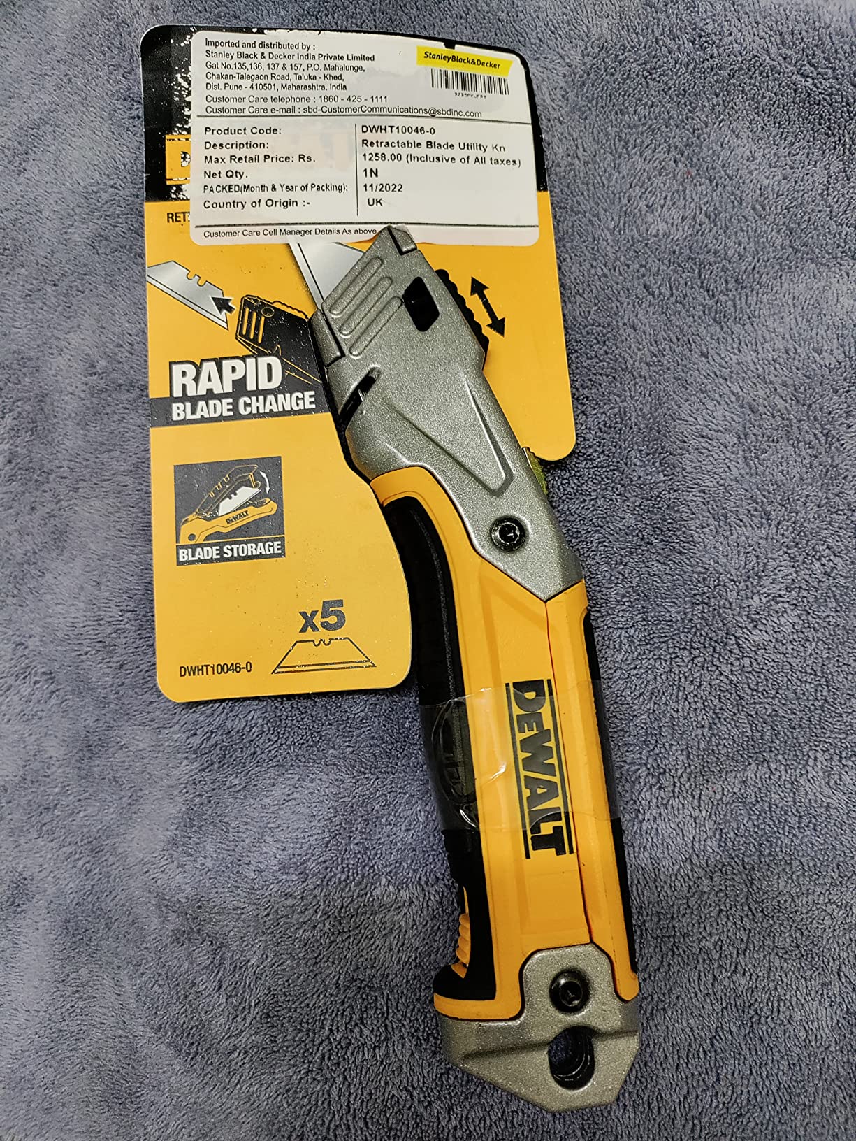 DEWALT DWHT100460 Utility Knife with Retractable Blade Amazon.in