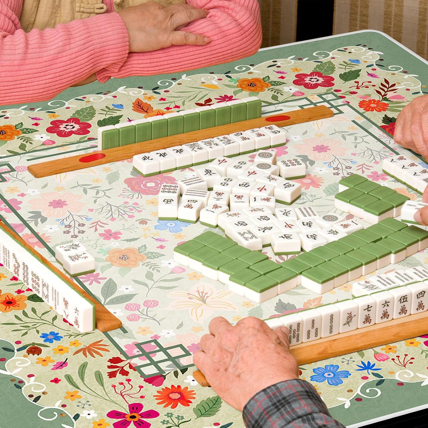 Portable Mahjong Mat, Anti-Slip, Noise-Reducing Foldable Design 31.5x31.5IN,Cover for Mahjong, Poker, Board Games, Dominoes, and Card Games,with Carrying Bag (Green Flowers) image 5
