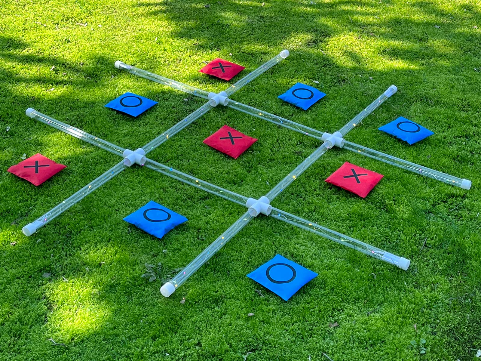Amazon.com : Outdoor Toss Games for Adult and Kids, Giant Tic Tac Toe Game  with LED Light, Classical Board Glow in Dark Yard Games, Sandbag Floor Game  for Famlily, Party, Travel(4ft x