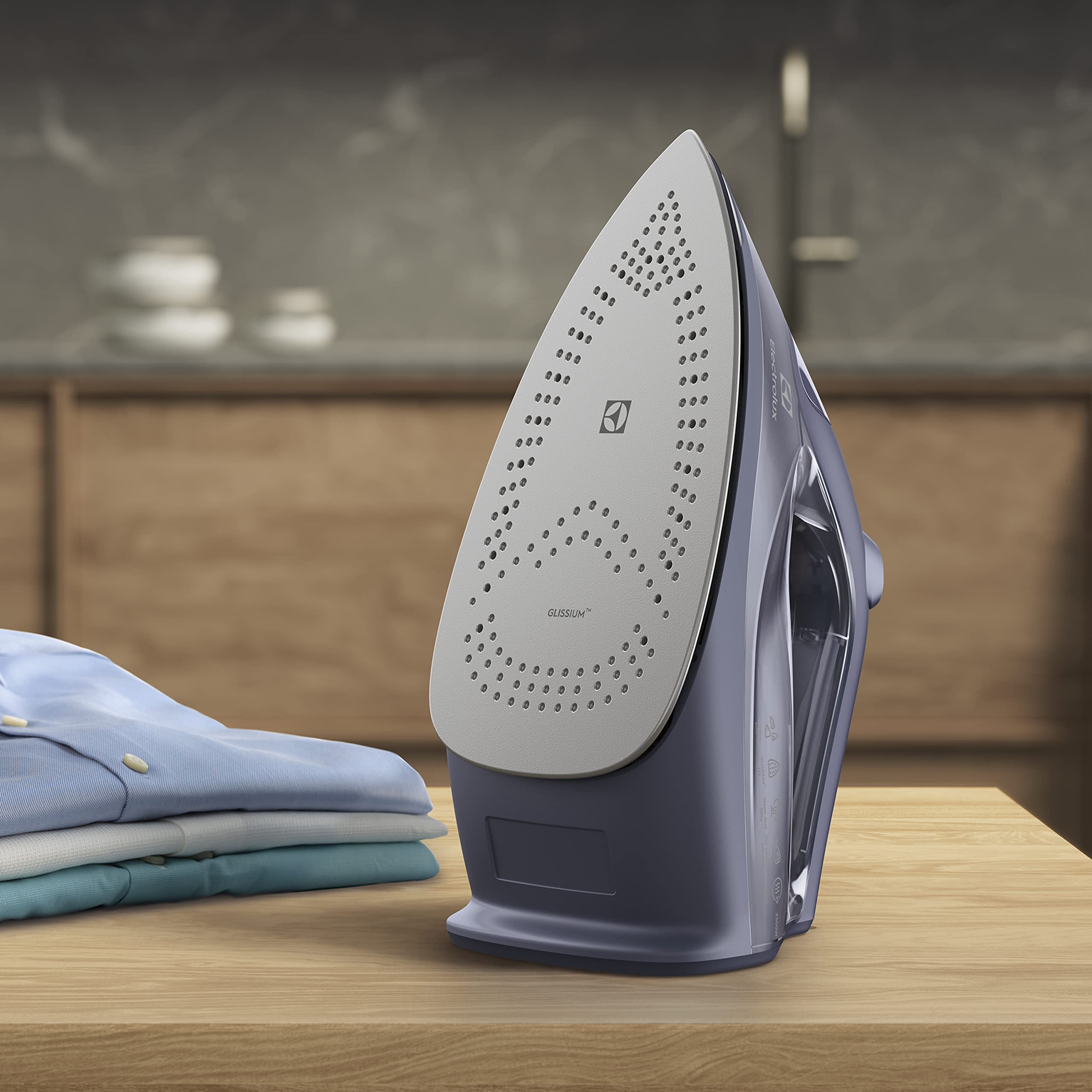 Kifutott - Electrolux Refine 600 E6HS1-2EG kézi ruhagőzölő (330117