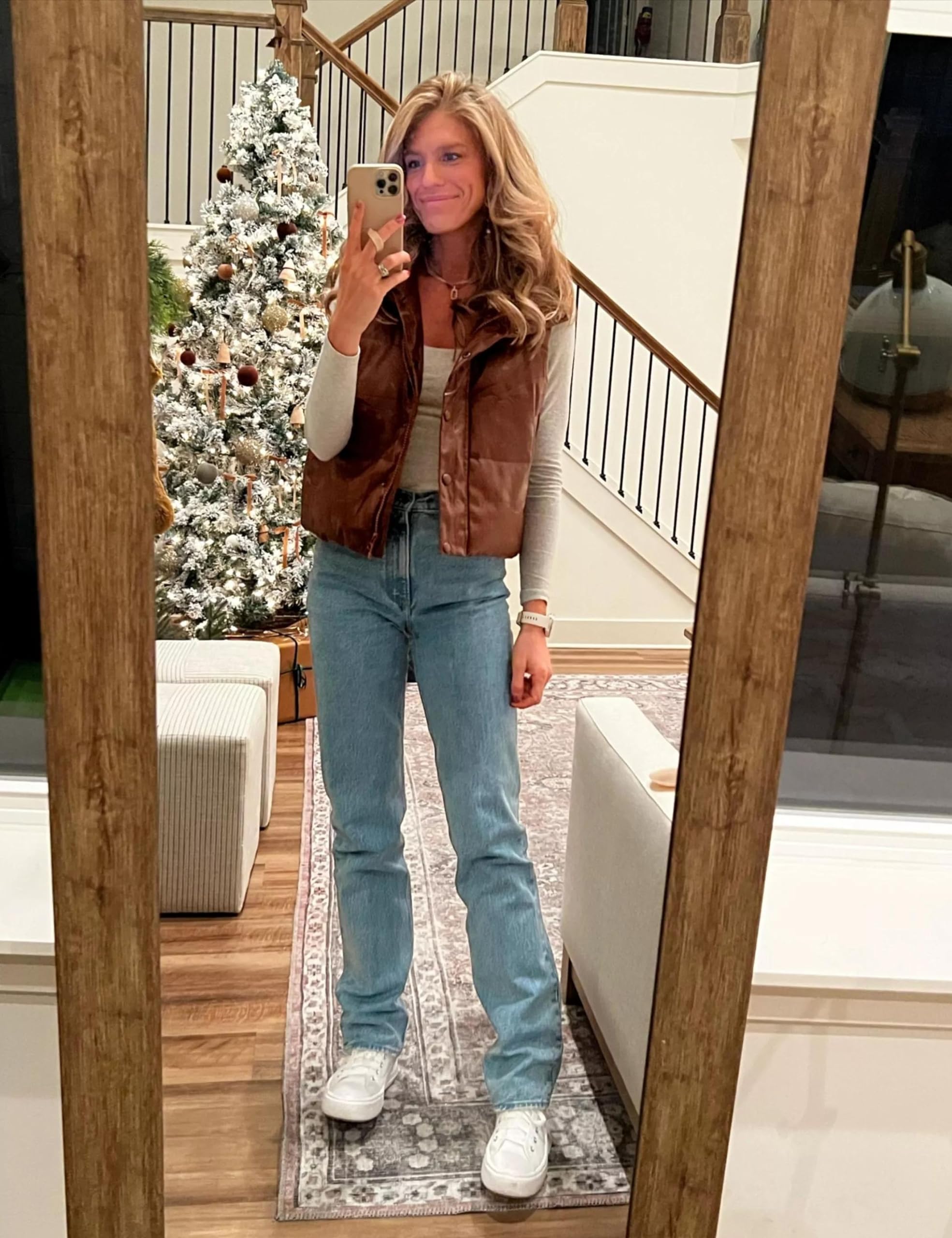 Ailoqing Womens Faux Leather Puffer Vest Zip Up Sleeveless Winter Cropped Jacket