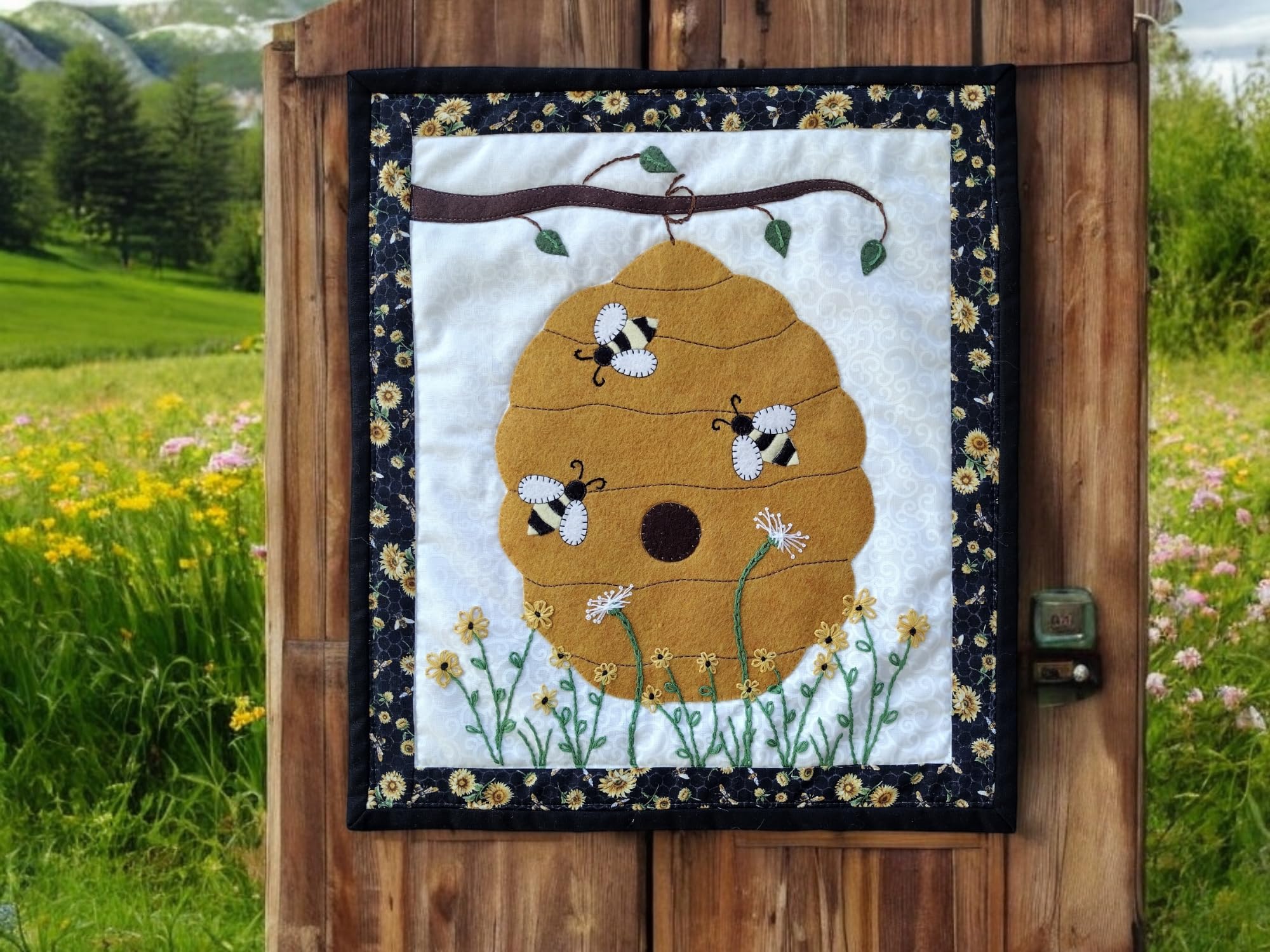 Rachel's Of Greenfield Beehive Wall Hanging Kit