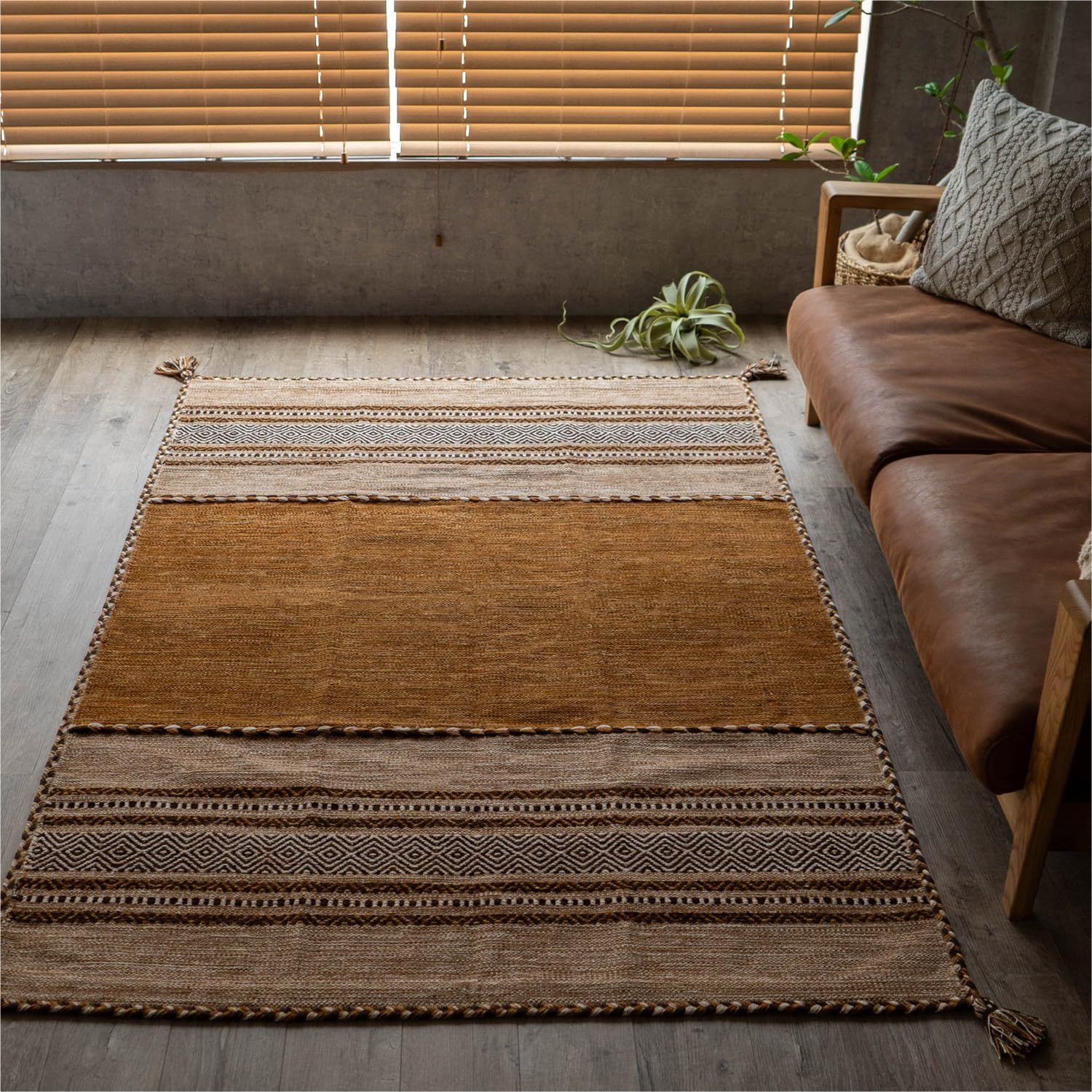 やすらぎの花回廊】ペルシャ絨毯 シルク手織り 花菱 伝統文様 やすらぎ