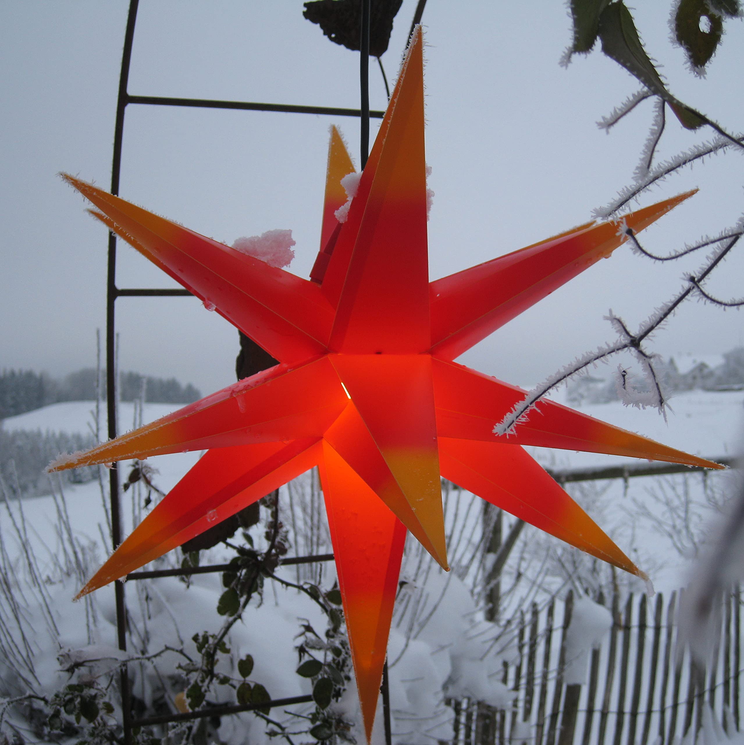 Weihnachtsstern Außenstern Stern rot mit gelben Spitzen, Adventsstern, Faltstern, wetterfest, frostsicher, ca. 55 - 60 cm, inklusive Glühbirne, neue Ausführung - kein störanfälliger Trafo nötig!