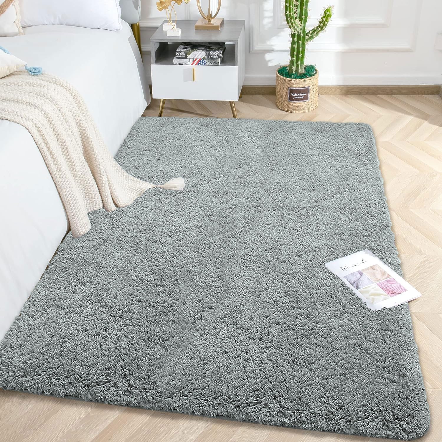 LUXE HOME INTERNATIONAL Carpet Super Soft Anti Slip Vegas Rectangular Rugs For Bedroom,Livingroom(Silver,4X6 Feet)