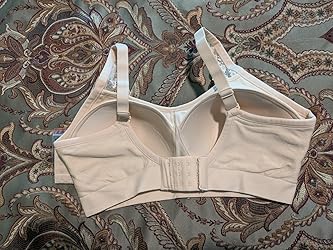 Underoutfit Comfort Shaping Bra - Wireless Everyday Bra with Adjustable ...