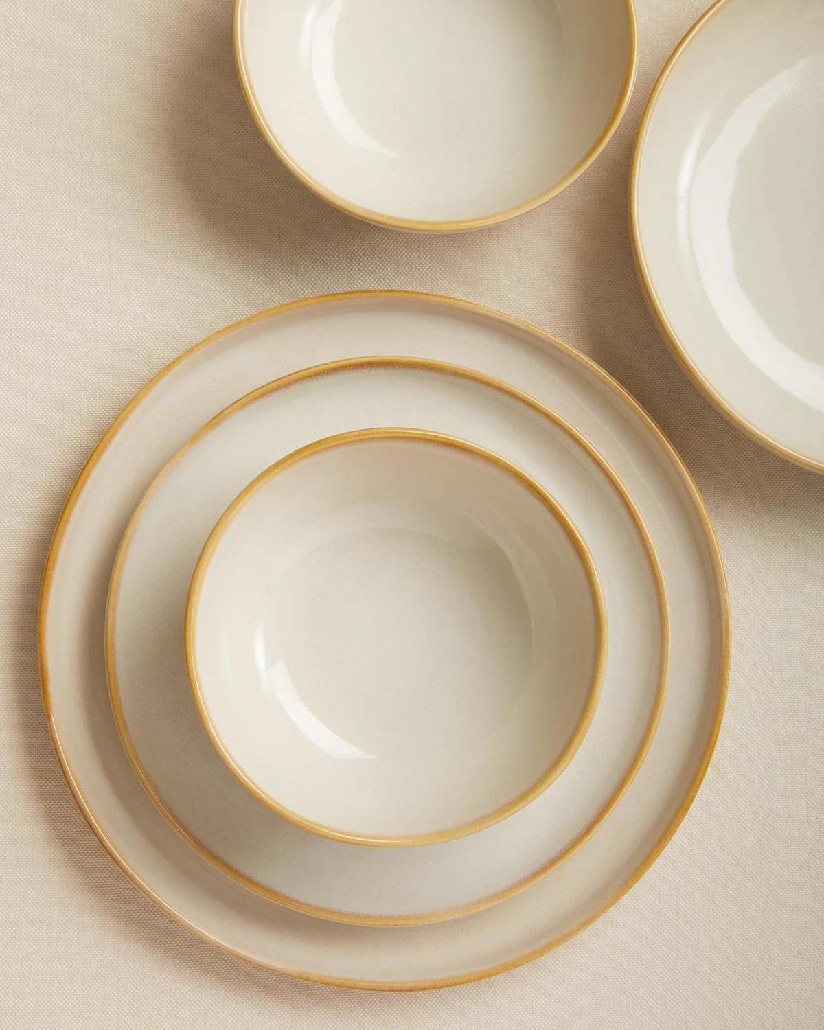 Large Holiday Dinnerware Sets for 8, Ceramic Plates and Bowls Set, Kitchen Dish Set, Microwave & Dishwasher Safe Dishware, Perfect for Christmas & Thanksgiving, Yellow White