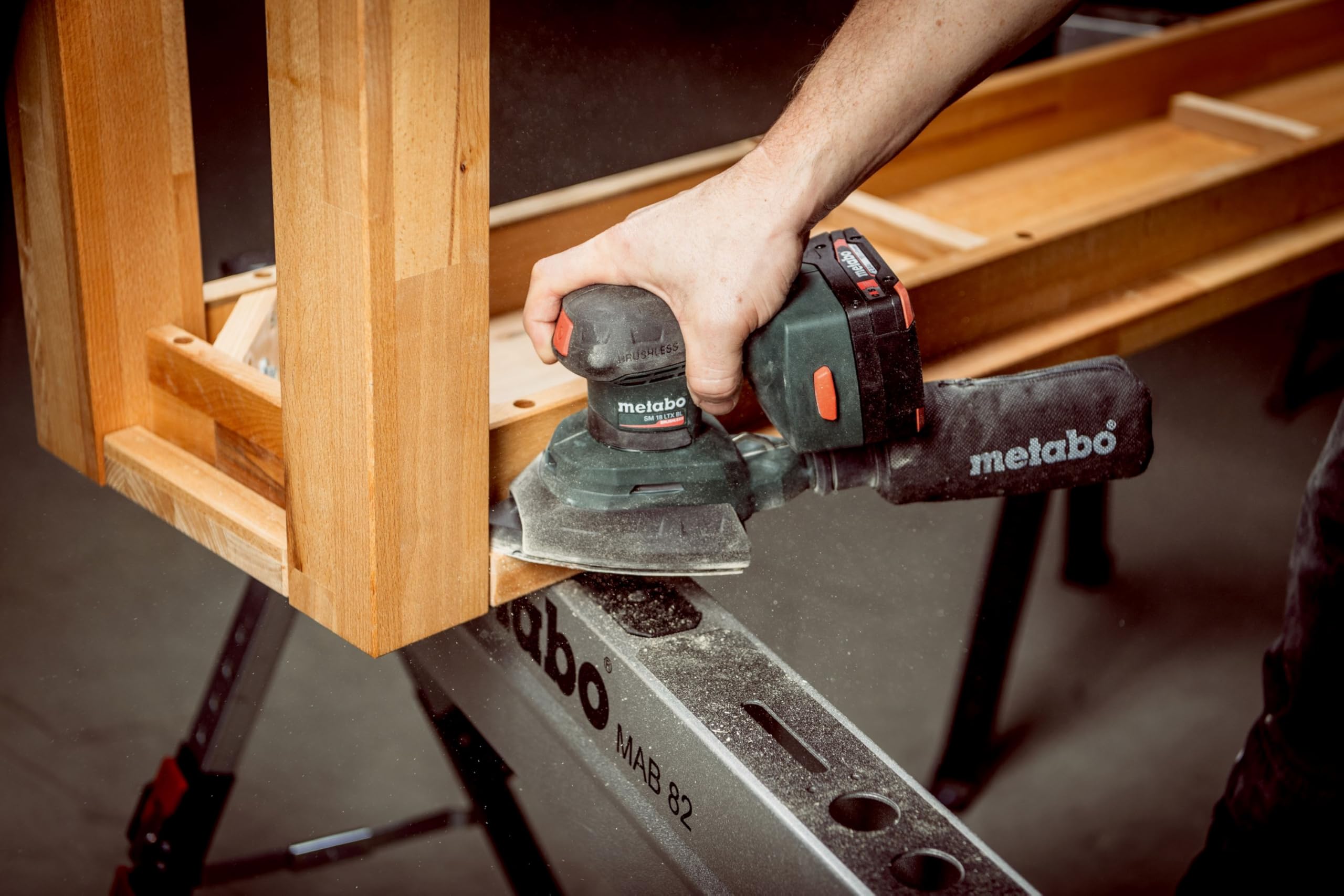 metabo Szlifierka akumulatorowa SM 18 LTX BL – 18 V, prędkość oscylacji 20 000 obr./min – silnik bezszczotkowy, trójkątna/prostokątna płyta szlifierska, worek na kurz, miękki uchwyt, niski poziom