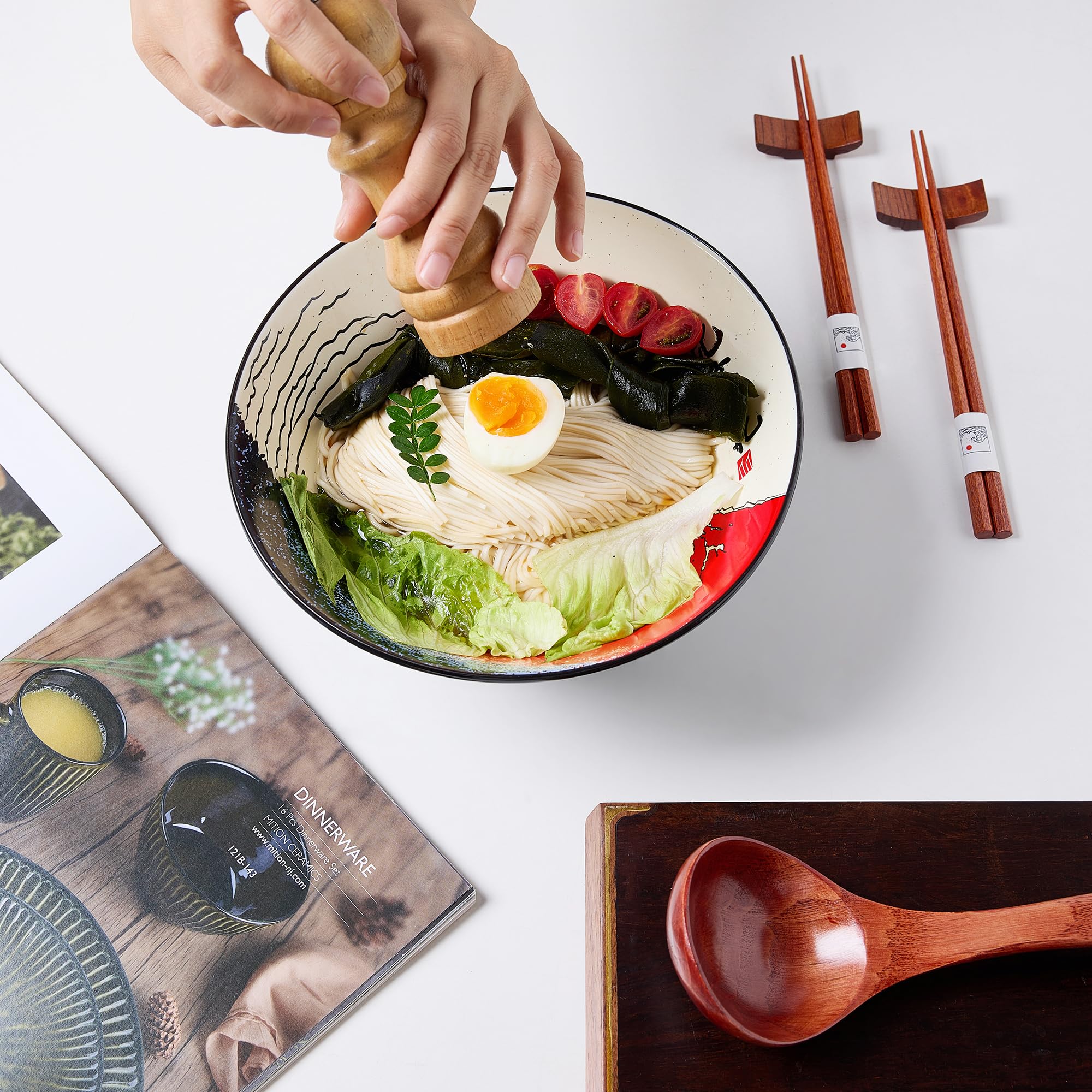 BICECTTO - Set di ciotole giapponesi per ramen con design Fuji rosso, ciotole grandi in ceramica, cucchiai, bacchette per ramen, pho, insalata, poke, regalo di alta qualità per gli amanti del ramen,