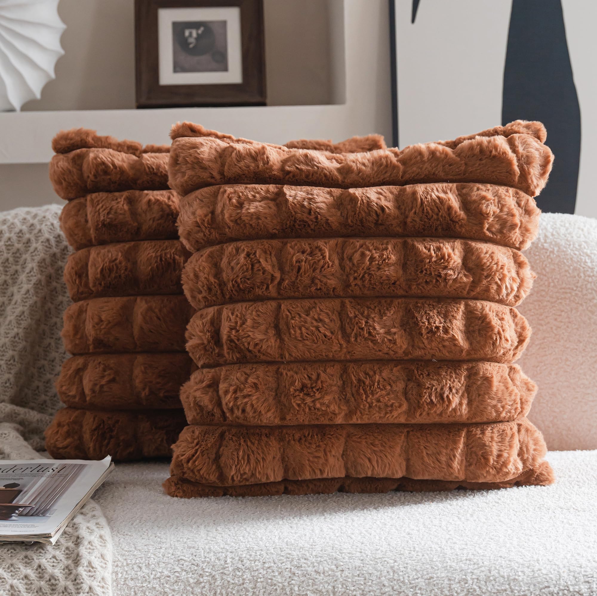 Housses de coussin marron 50x50 cm effet fausse fourrure pour canapé cosy