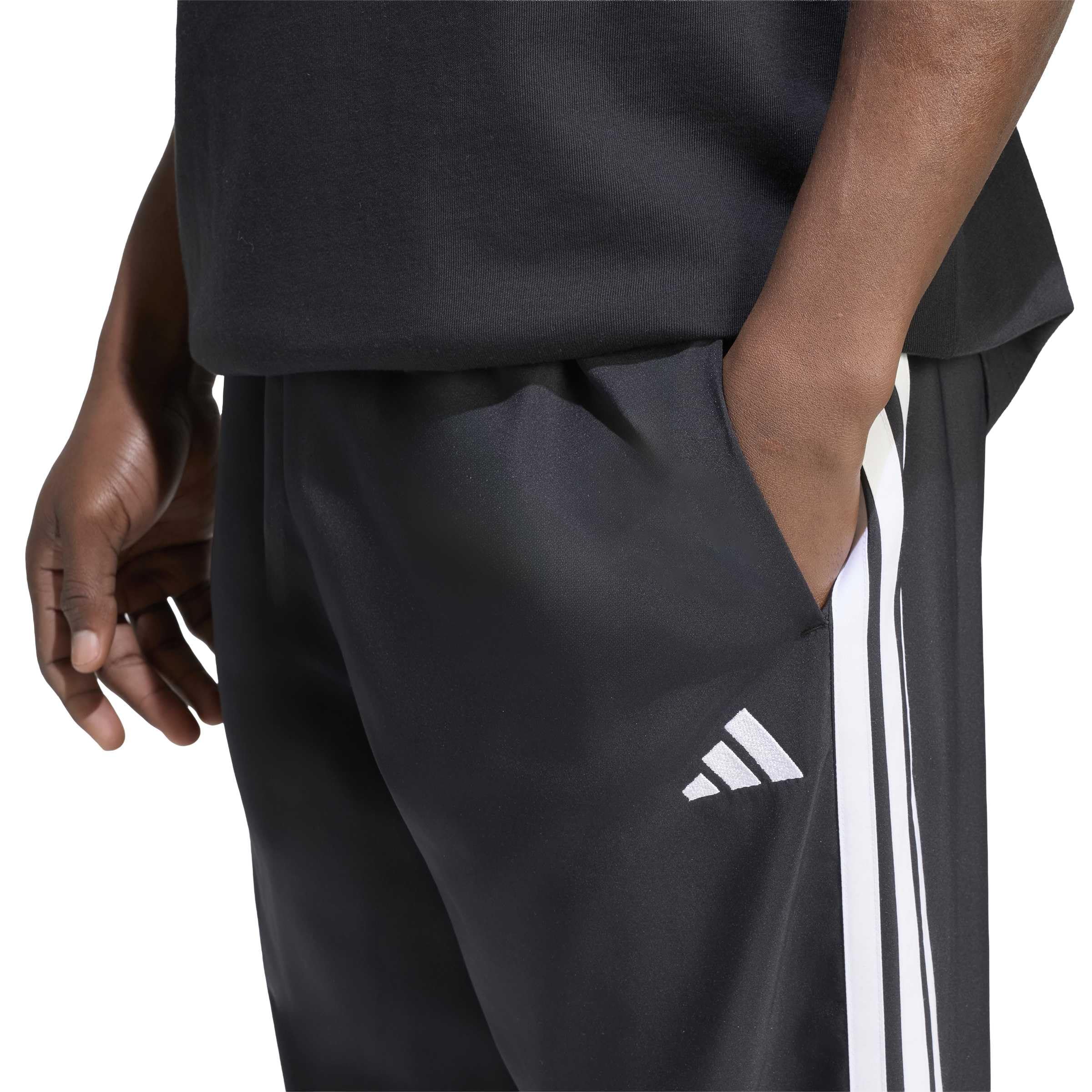 adidas Men's Pantalon fuselé en Toile et Ourlet Droit Essentials 3 Bandes Stanford Lite