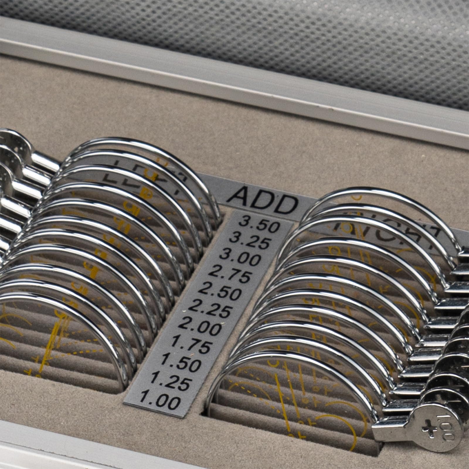 Ensemble de lentilles optiques - 22 lentilles d'essai ophtalmiques avec étui de rangement en aluminium pour la protection - Outils professionnels pour les tests oculaires en optométrie (L 21*17*8
