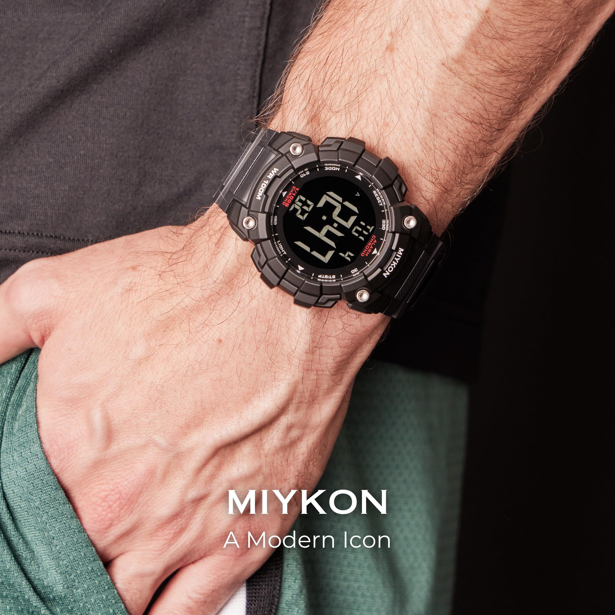 Miykon Montre militaire pour homme – Montre tactique à grand écran construite avec de la résine résistante aux chocs, étanche à 100 m, super illuminateur, chronomètre, alarme, double heure, heure
