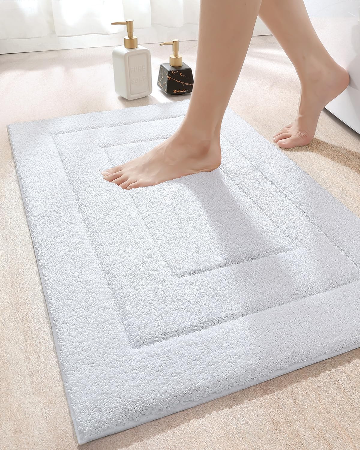 DEXI Bathroom Rug Mat, Extra Soft Absorbent Premium Bath Rug, Non-Slip Comfortable Bath Mat, Carpet for Tub, Shower, Bath Room, Machine Washable, 20"x32", White 20"X32" White
