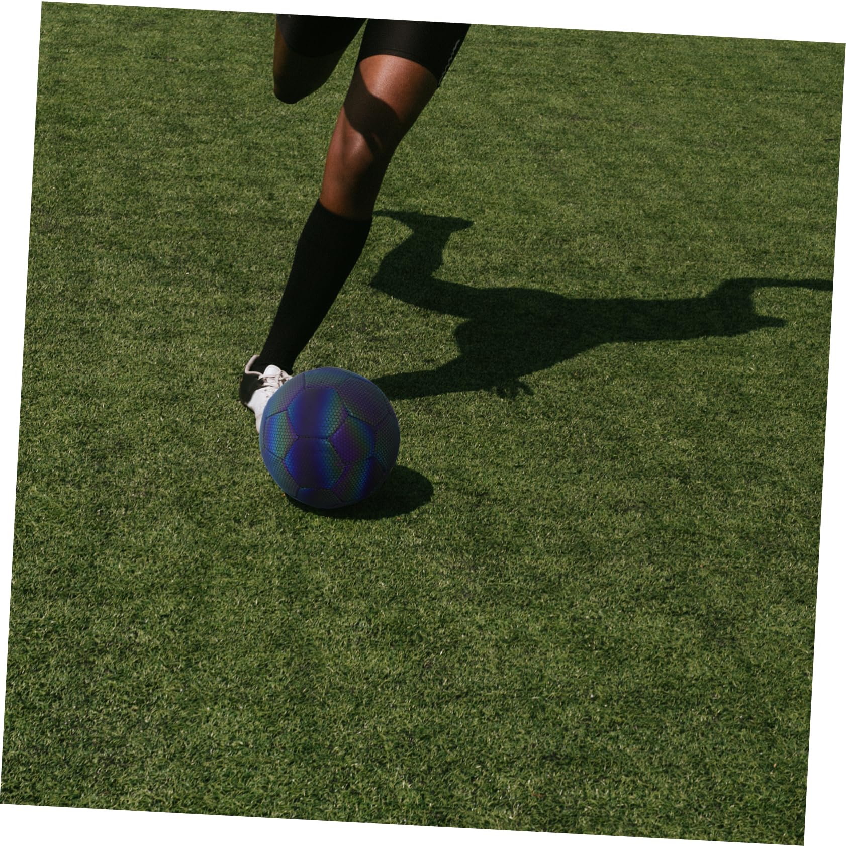 Balón de Fútbol Holográfico Luminoso Reflectante para Entrenamiento | Goma, Cuero Sintético y Vejiga de Butilo, Uso en Interiores y Exteriores, para Niños, Niñas y Jóvenes