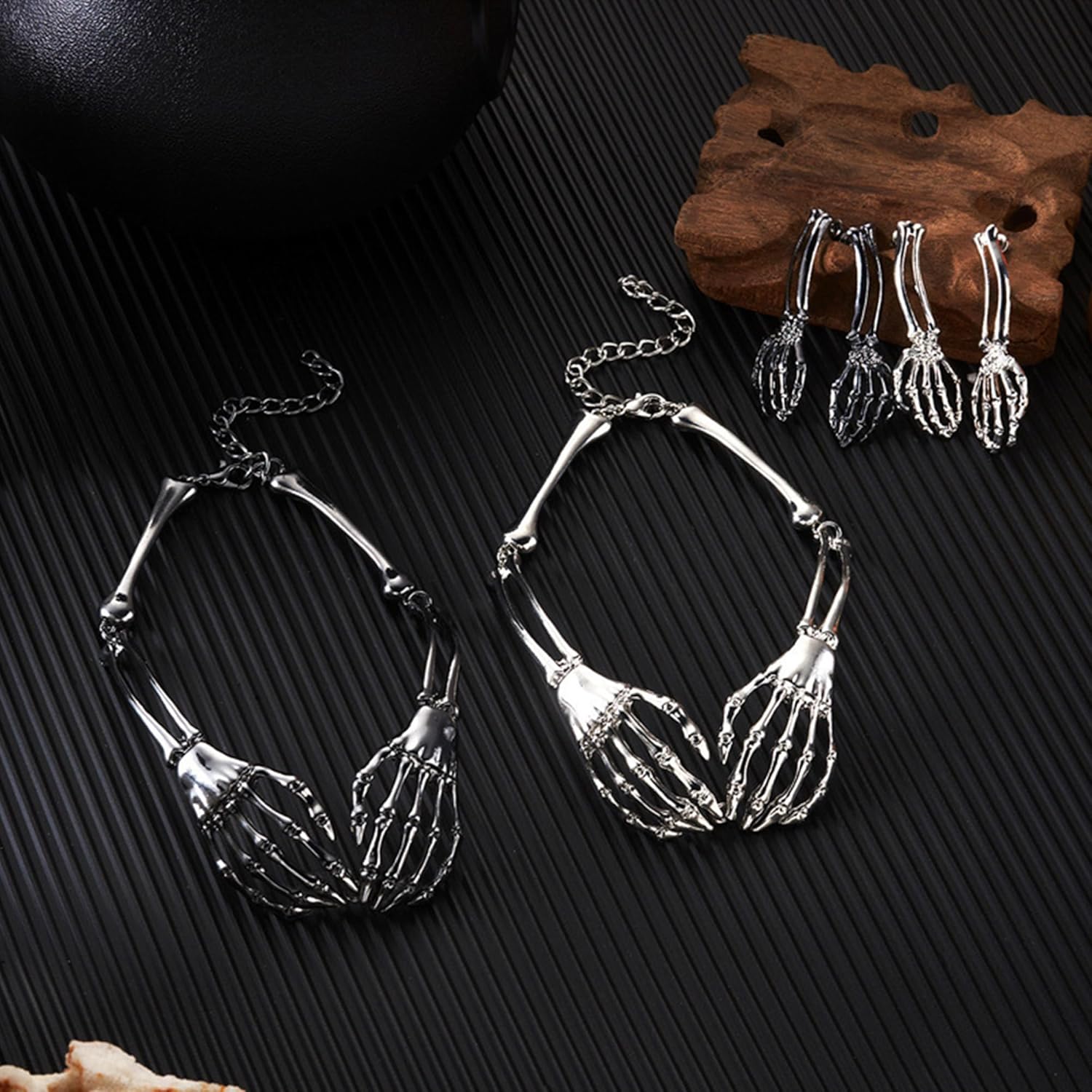 Gothic Skeleton Necklace Earrings Set for Women Halloween Skeleton Hand Skull Choker Earrings Set Punk Vintage Black Skeleton Statement Jewelry Halloween Goth Costume Party Accessories - Image 6