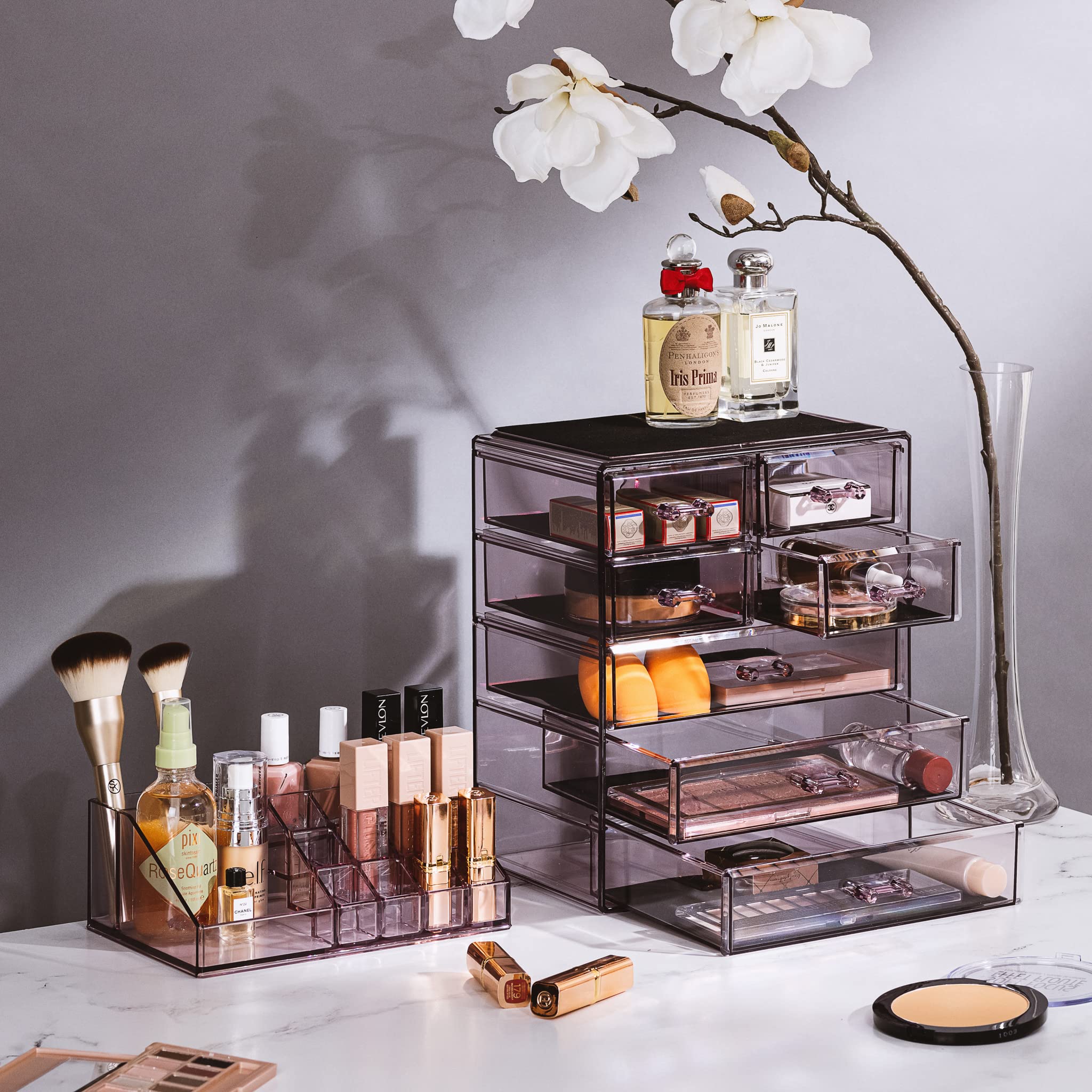 Sorbus Caja de almacenamiento de acrílico para cosméticos y joyas, diseño espacioso, ideal para cuarto de baño, tocador, tocador y encimera