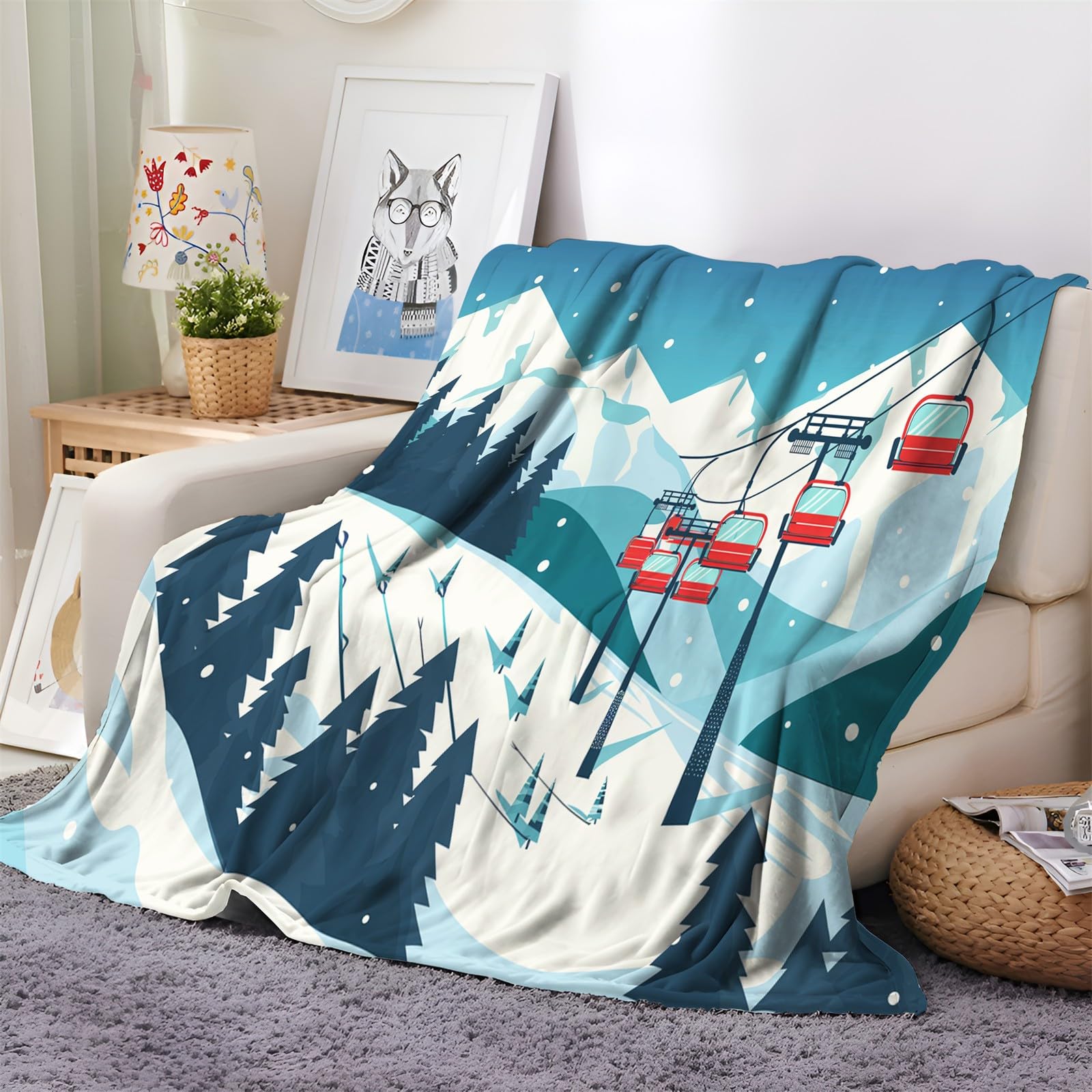 Couverture Polaire 150x200 cm Montagnes Enneigées Pins Téléphérique Moelleuse Couverture Polaire Flanelle, Jeté de Canapé Couverture Chaude et Douce en Peluche Plaid Polaire