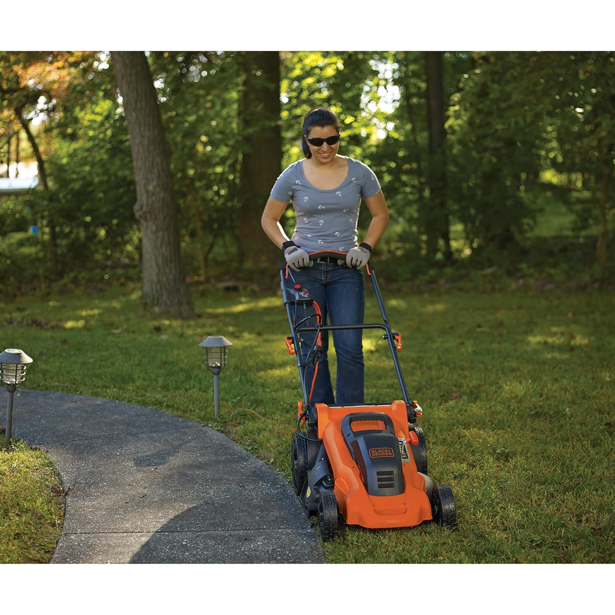 BLACK+DECKER, Attrezzature da giardino - Tosaerba elettrico 2000 W, sbraccio 48 cm. LM2000-QS