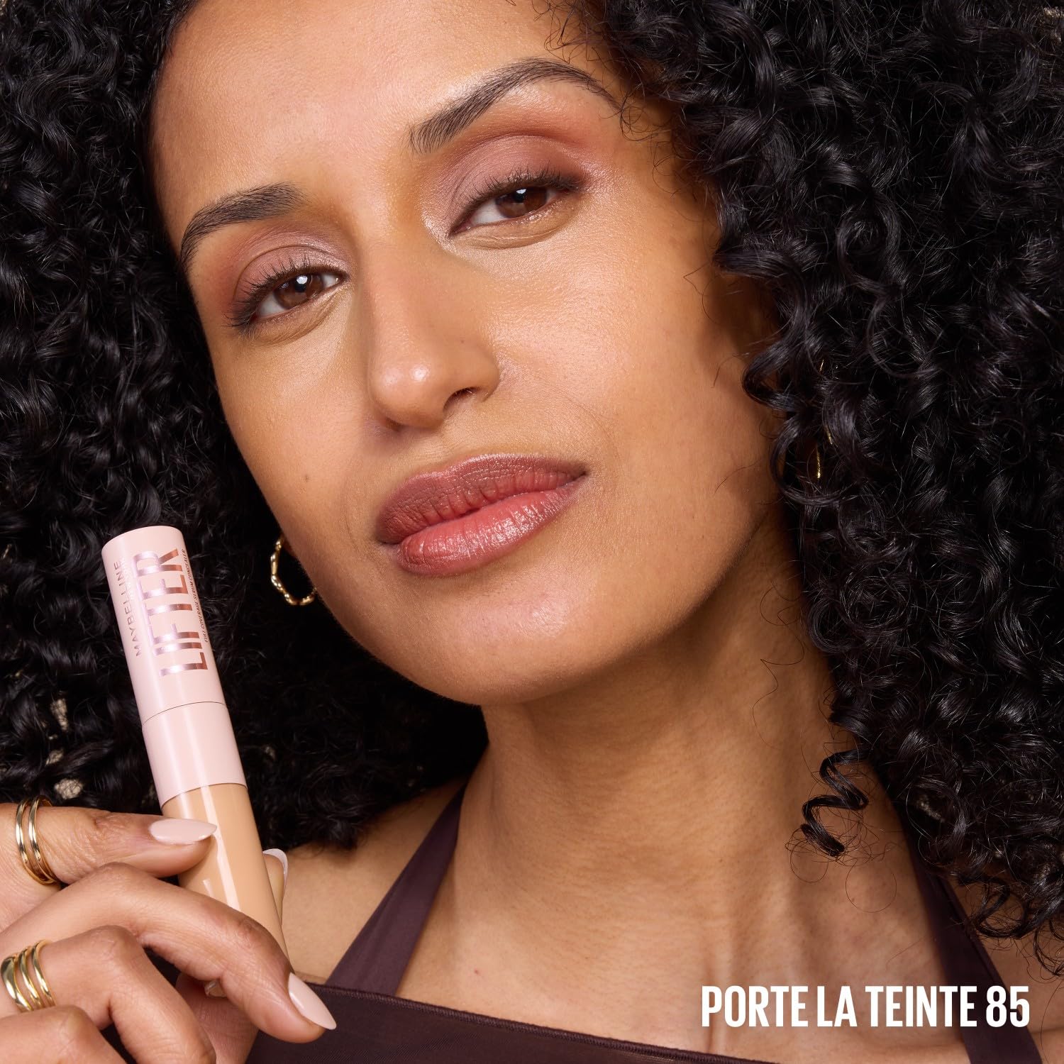 Maybelline New York Lifter Concealer - Długotrwały korektor - Nawilża i Rozświetla oczy - Odcień : 20-11 ml