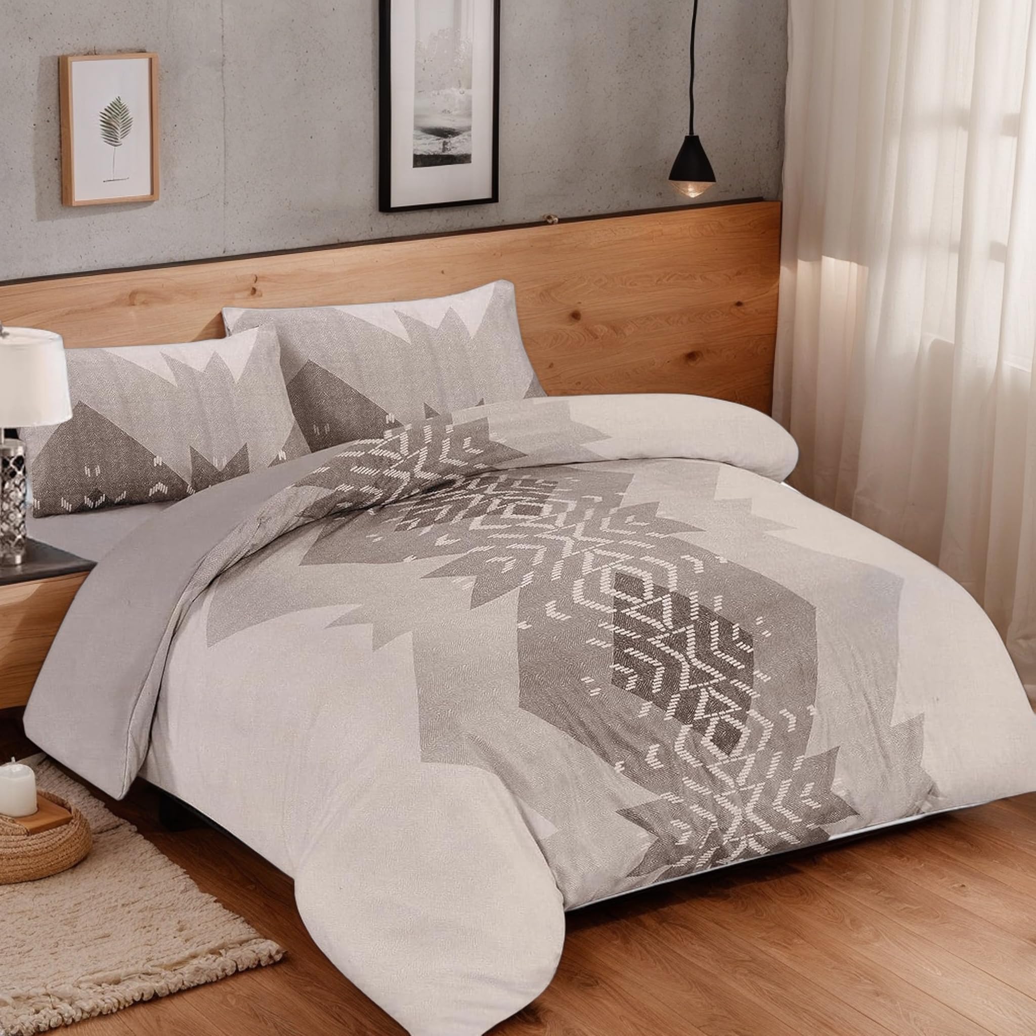 BESCH Juego de Funda Nórdica para Cama 135 de Microfibra Ultra Suave, Cálido y Transpirable - Funda para Edredón 220x220cm, Bajera 135x200+30cm y 2 Fundas Almohada 50x75cm (Piramide)