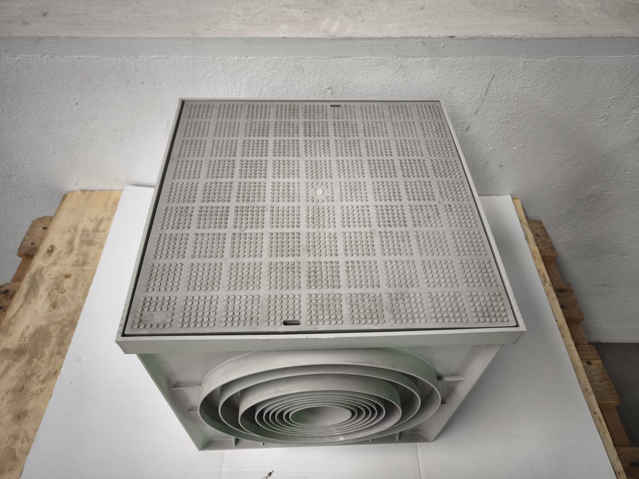 Suinga Arqueta Sifónica 40x40cm Monobloc con Tapadera Reforzada | Ideal para Desagües y Evacuación Agua Residual | Alta Resistencia y Durabilidad | Entradas de Diversos Diámetros 50-315mm