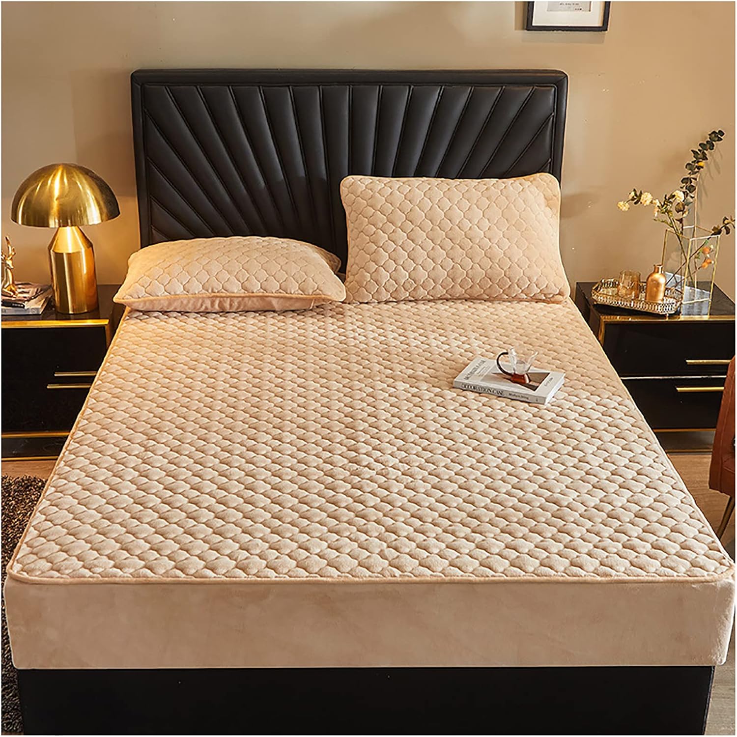 EVEBABY Fitted Bed Sheet, Quilted Velvet Mattress Protector