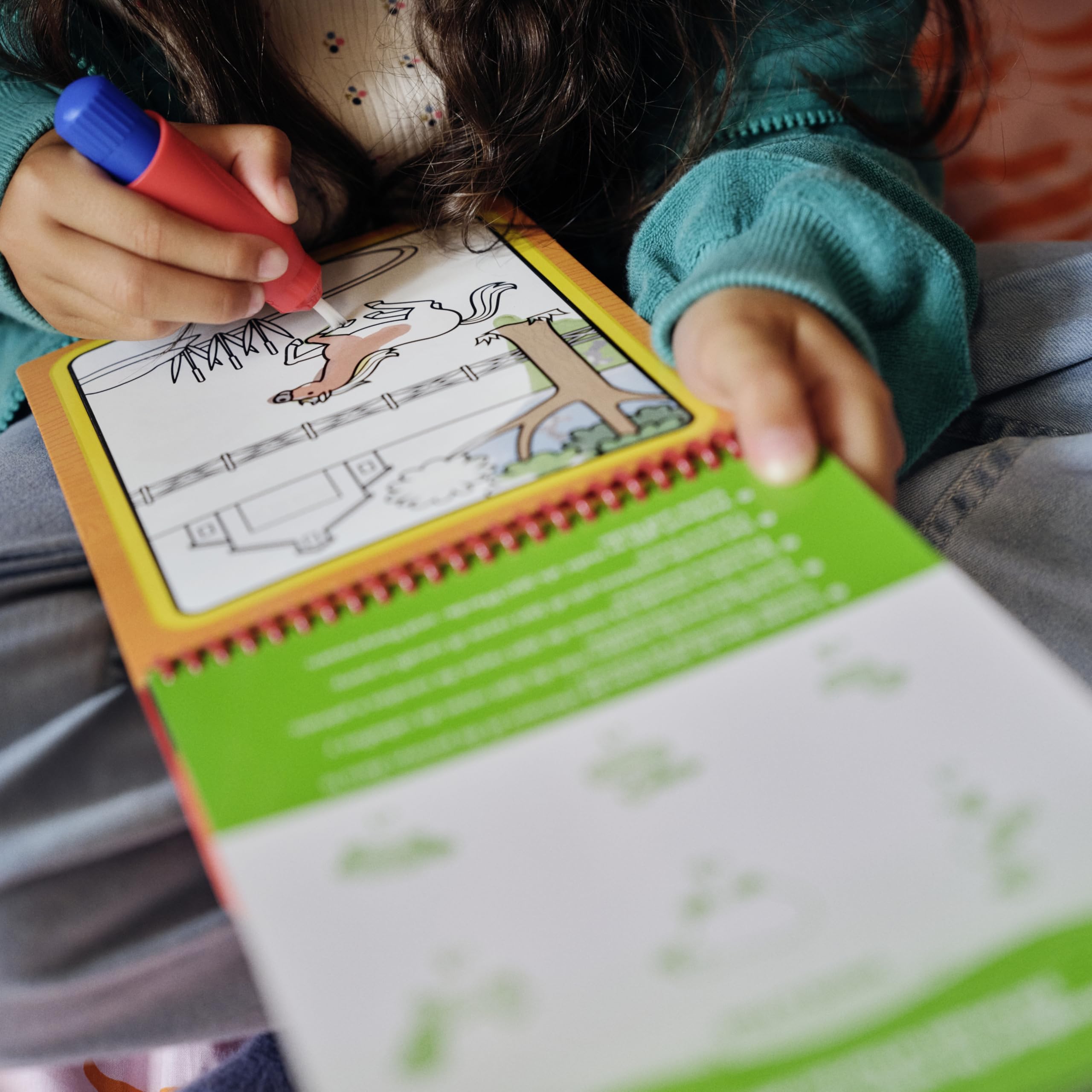 Melissa & Doug Water Wow! Libro Magico da Colorare con Pennello ad Acqua - Tema Fattoria, Gioco Educativo da Viaggio per Bambini 3+ Anni