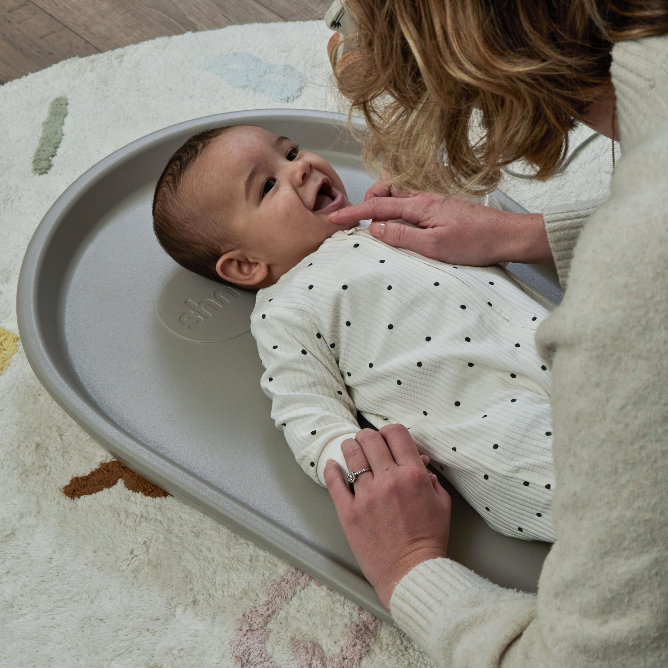 Shnuggle Squishy mata do przewijania niemowląt, miękki i ciepły materiał piankowy jest ładniejszy dla niemowląt, idealna na zmianę pieluchy/pieluch, antypoślizgowa, łatwa do czyszczenia, zmywalna