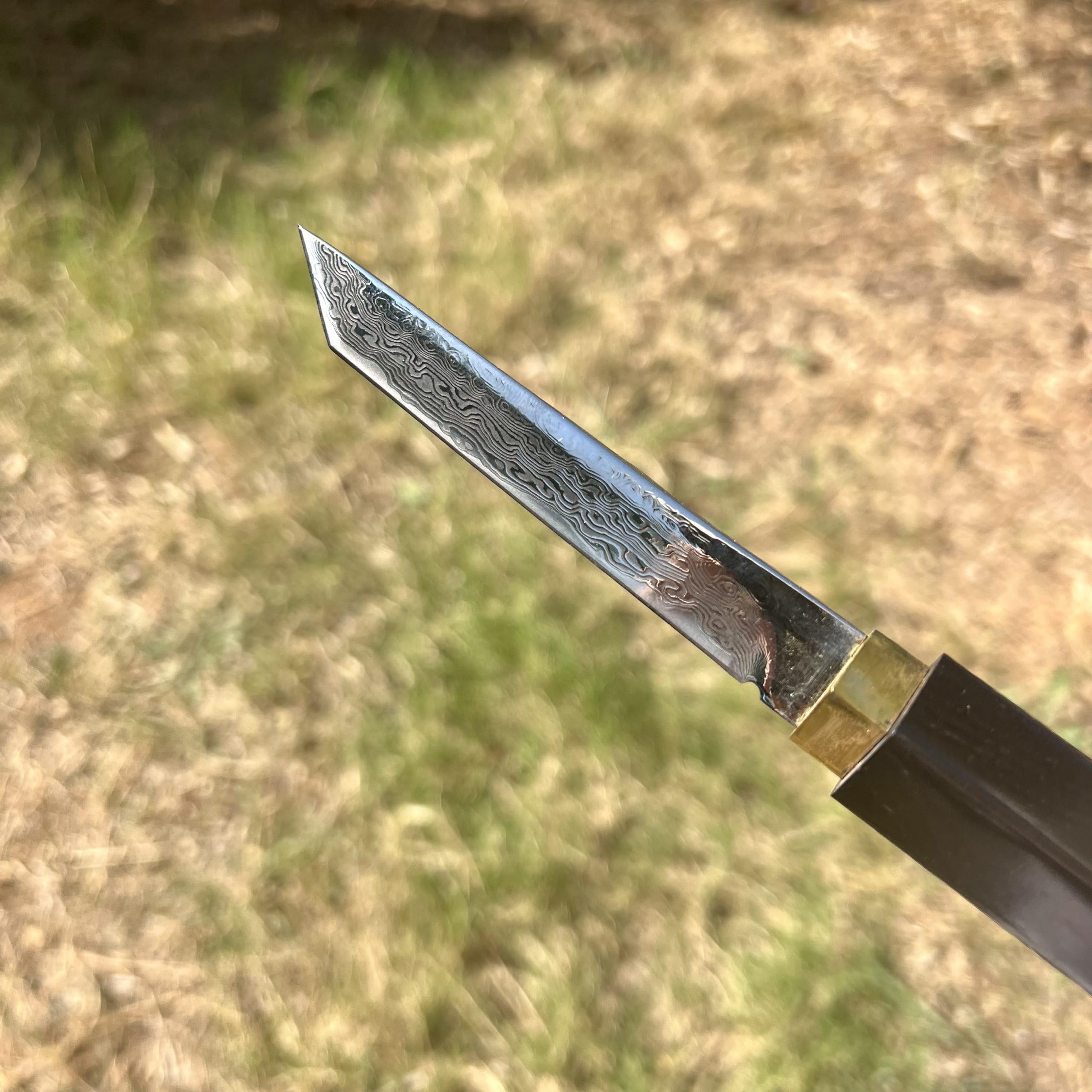 couteau lame fixe acier damas tanto style japonais étui intégral bois d'ébène edc custom collection forge artisanat cadeau homme fête père camping tranchant original randonnée