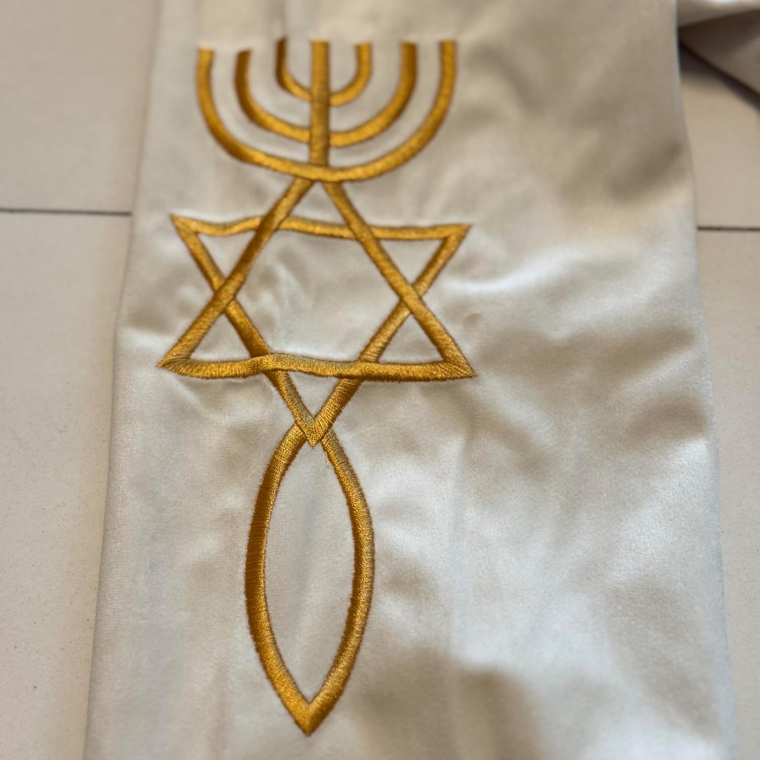 Velvet Shofar Pouches: Creamy White, Polished Velvet, Fits Shofars Up to 44"