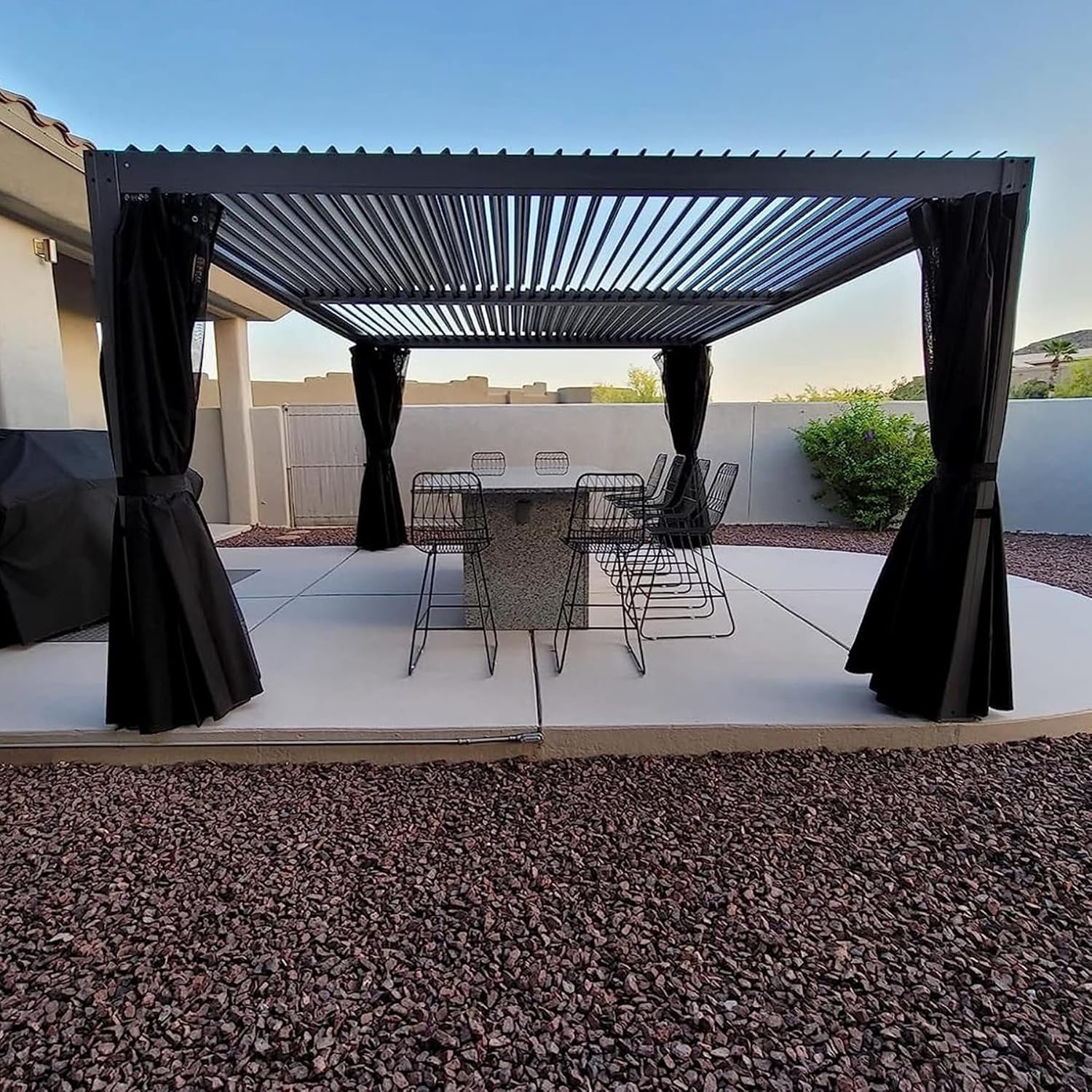 Diagram showing the detailed dimensions of the Domi pergola.