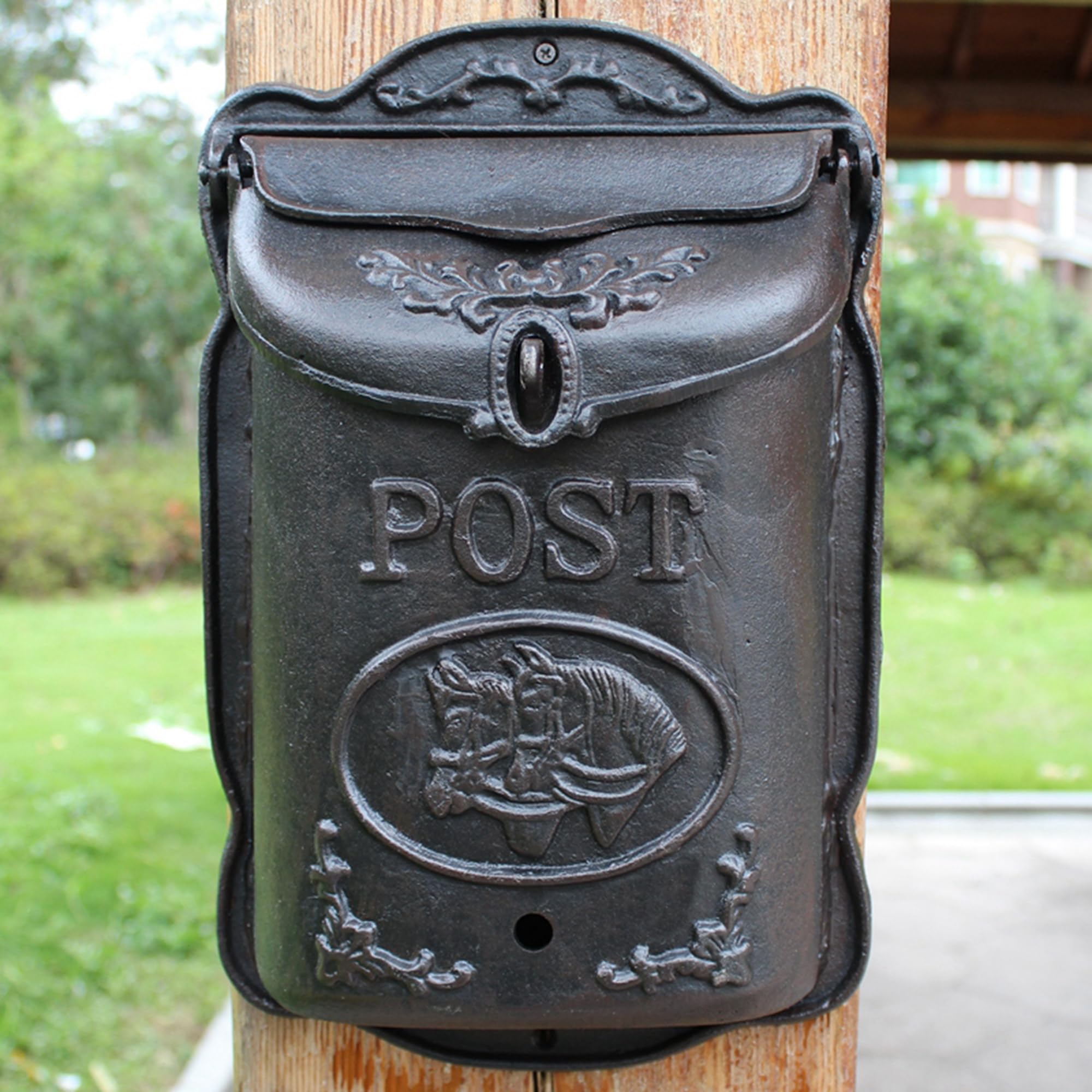 Boîte aux lettres rétro en fonte durable pour protéger le courrier de la pluie