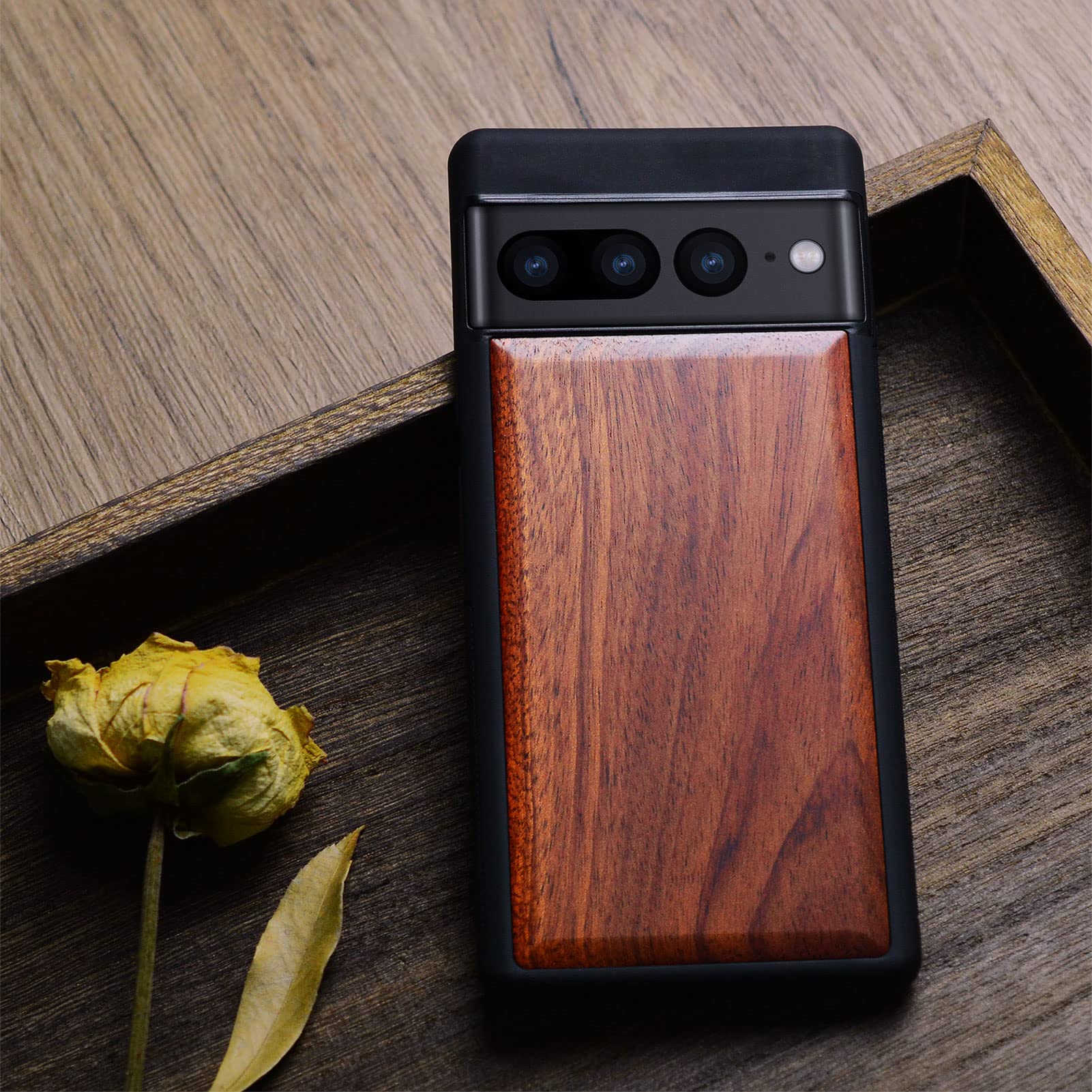 Carveit Custodia Compatibile con Google Pixel 7 Cover [Incisione in legno e intarsio di cozze] Paraurti Robusto TPU Legno per Pixel 7 Custodia Lusso e personalità (Rosea-Guscio Yin Yang Lupo