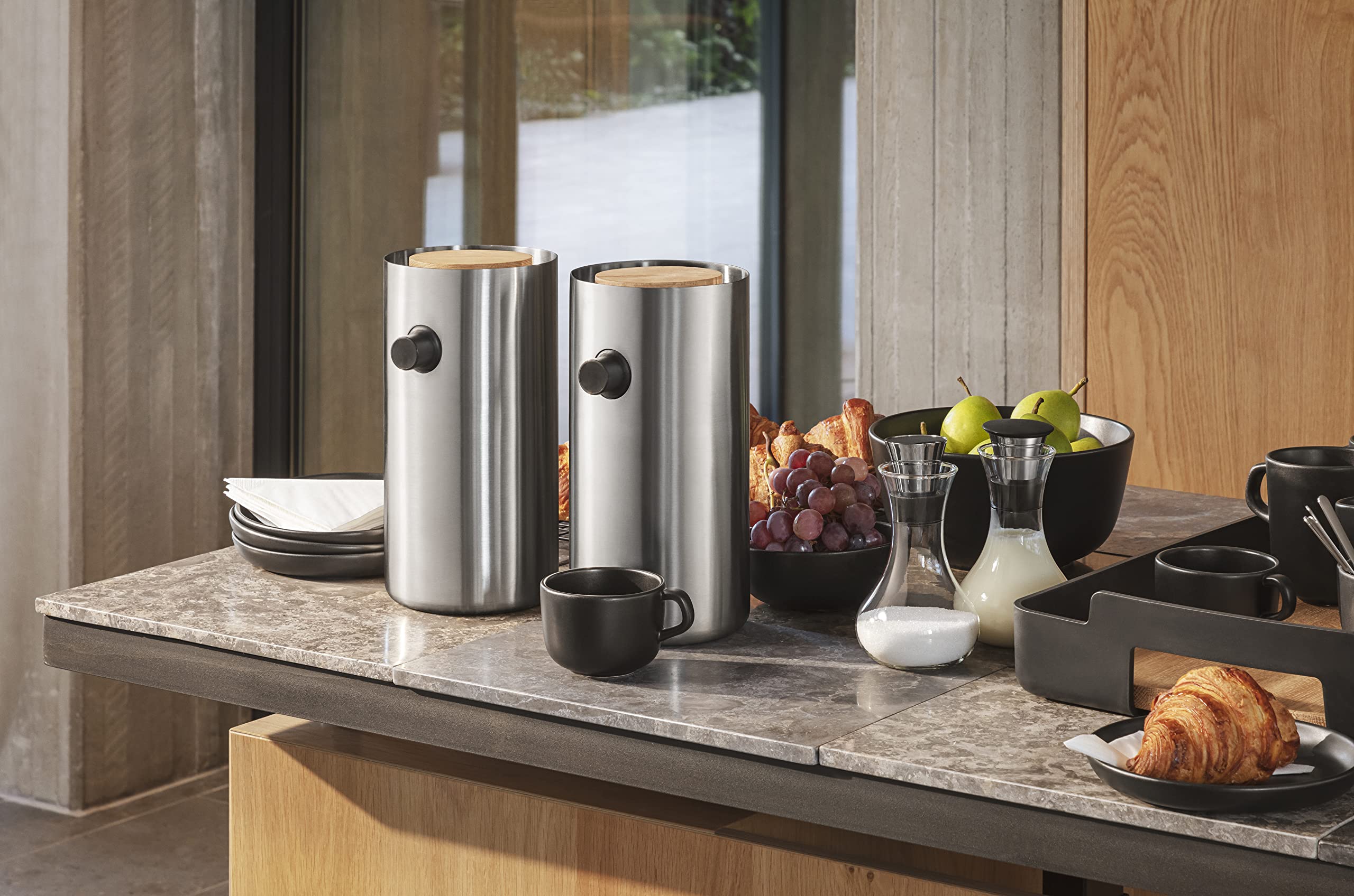 EVA SOLO | Nordic Kitchen Pumpthermoskanne 1,8 l Steel | Die Thermoskanne für die große Runde – für Partys, unterwegs oder Ausflüge in der Natur | Steel