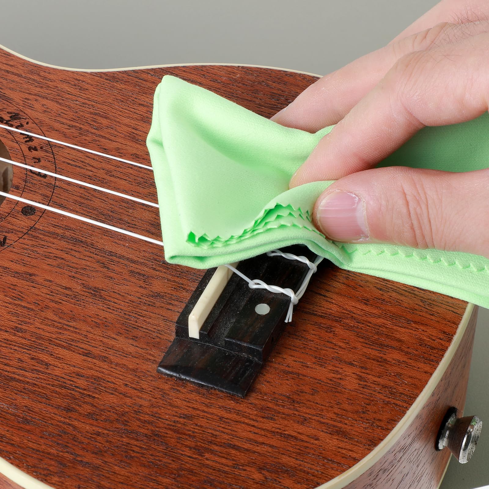 4 Panni Di Lucidatura In Microfibra Per Strumenti Musicali - Pulizia Flauto, Chitarra, Violino, 30x30cm - Foto 2