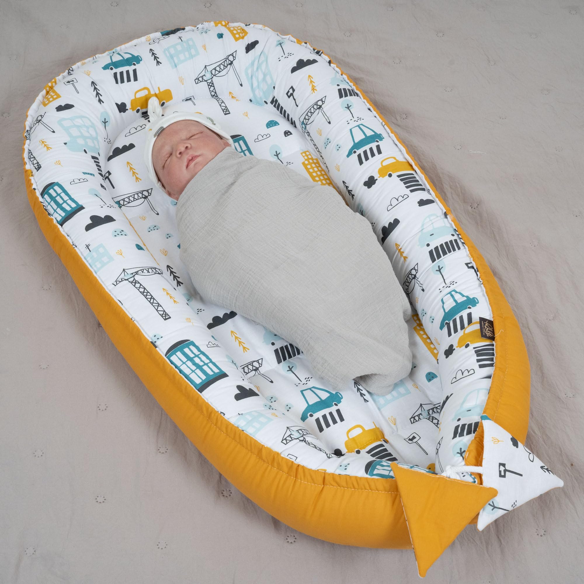PaLulli Nid bébé, nid Douillet Multifonctionnel avec Matelas supplémentaire Moelleux, Cocon, nid, lit bébé, lit de Voyage pour Nouveau-né, 100% Coton Oeko-TEX, Made in The EU (The Cars)