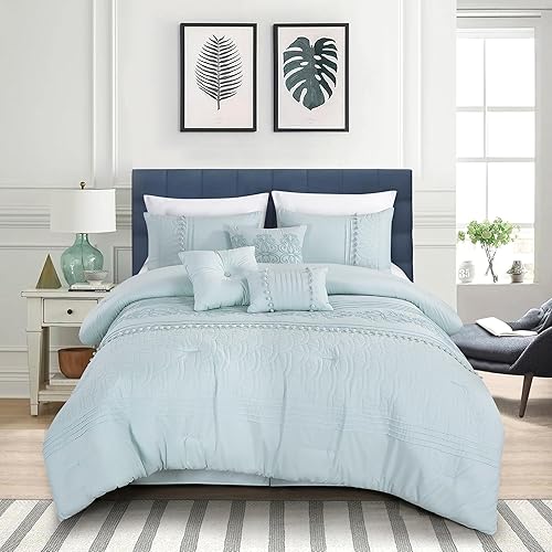 Miniatura 2 de Chezmoi Collection Grace - Juego de edredón de 7 piezas, diseño floral bordado floral azul pálido con pompones, a rayas, tamaño King