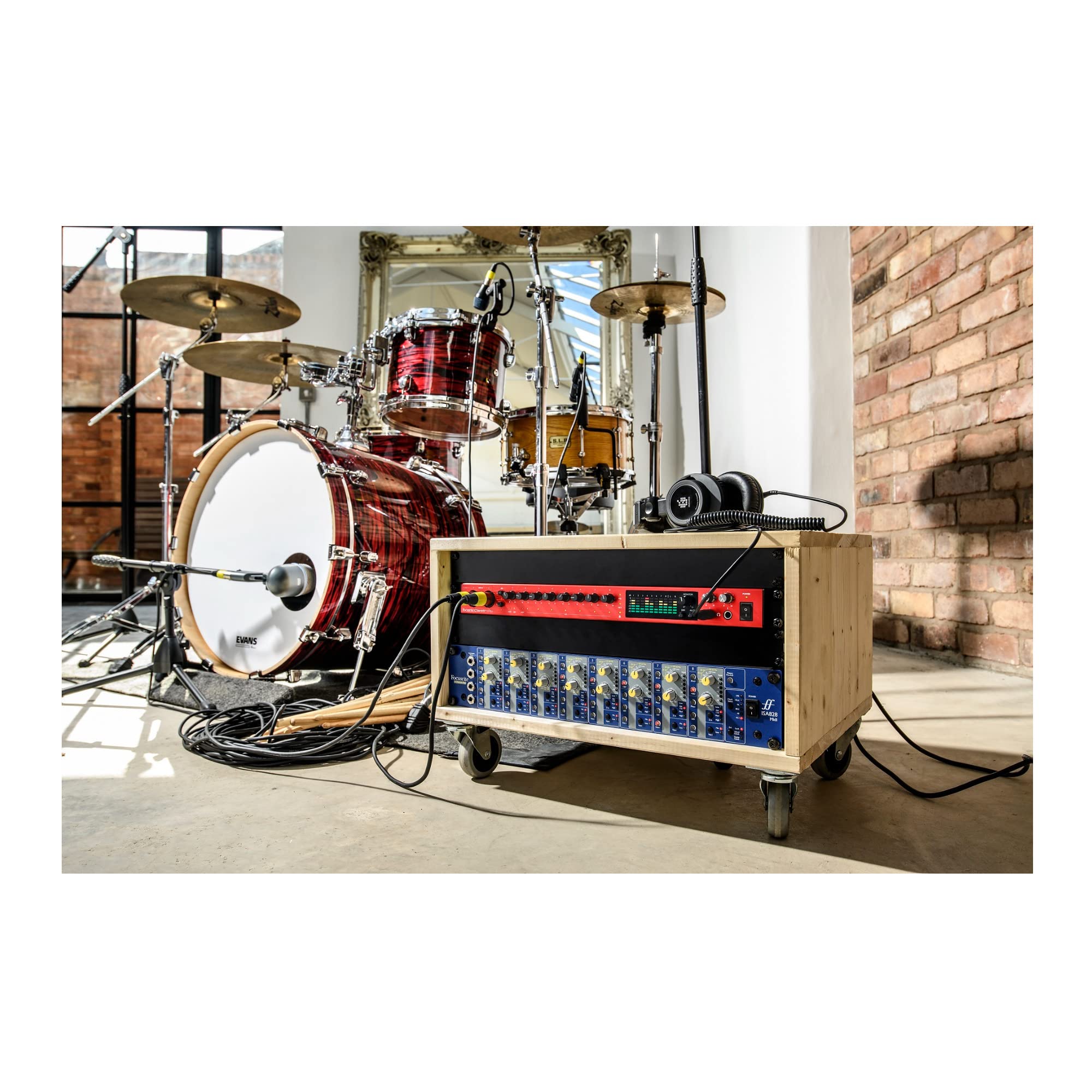 Focusrite Clarett+ 8Pre, interfaccia audio a 18 ingressi e 20 uscite per produttori esperti, qualità studio —Otto preamp ad alte prestazioni, basso livello di rumore e distorsione, per un audio pulito