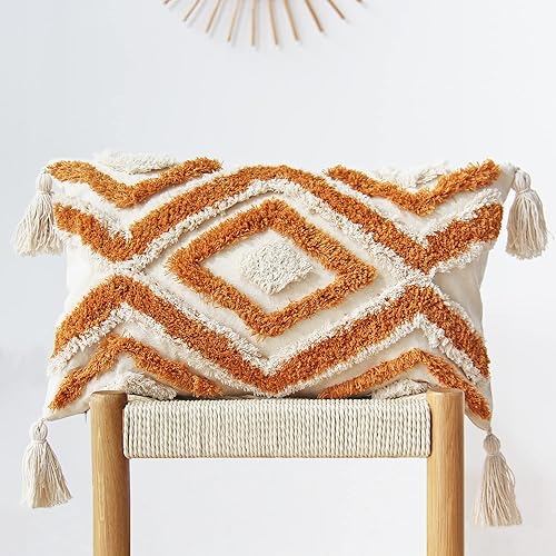 JOJUSIS Fundas de almohada lumbar boho con borlas hechas a mano decorativas tejidas copetudas color naranja para sofá dormitorio, 12 x 20 pulgadas,